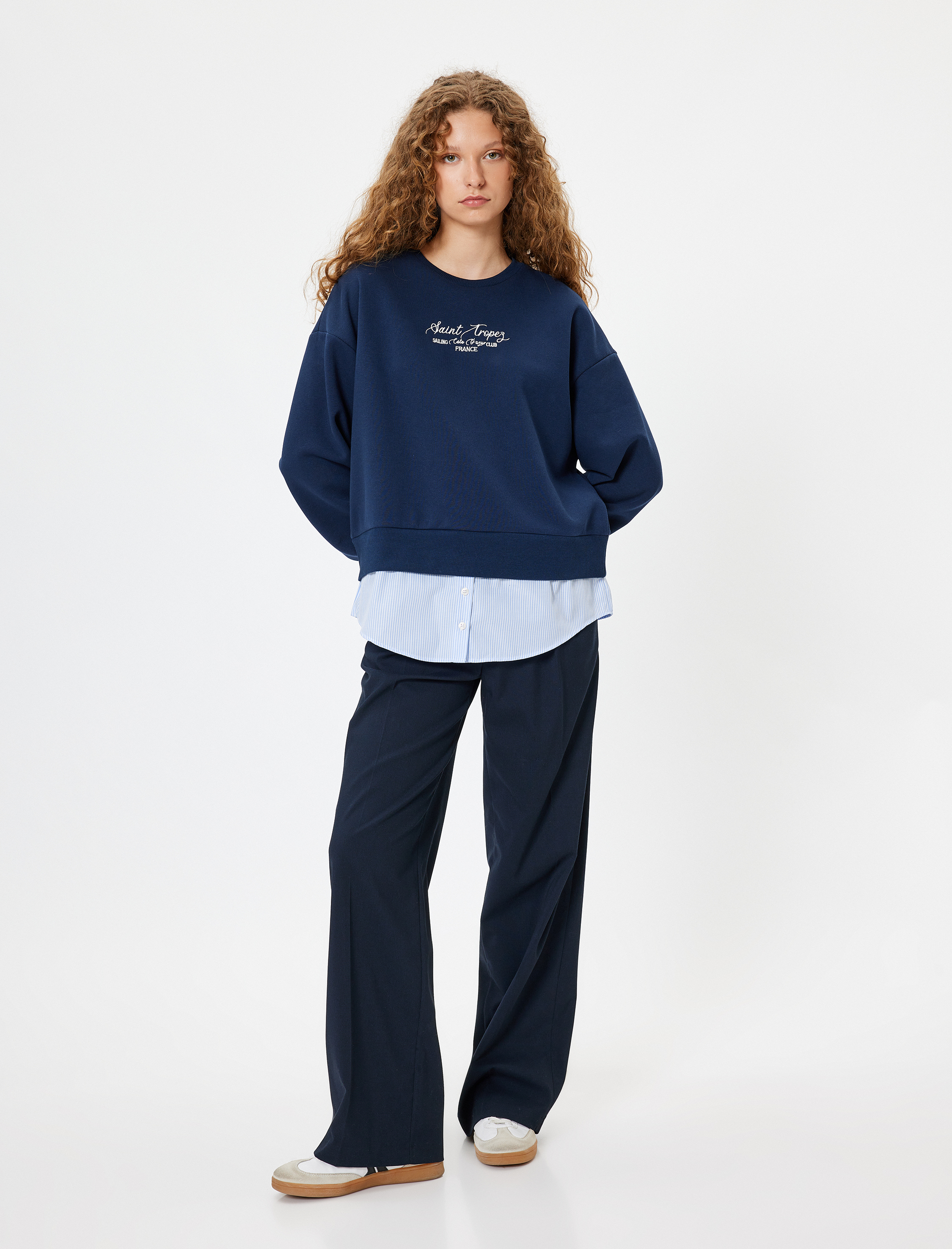   Şardonlu Oversize Sweatshirt Bisiklet Yaka Sloganlı Kumaş Detaylı