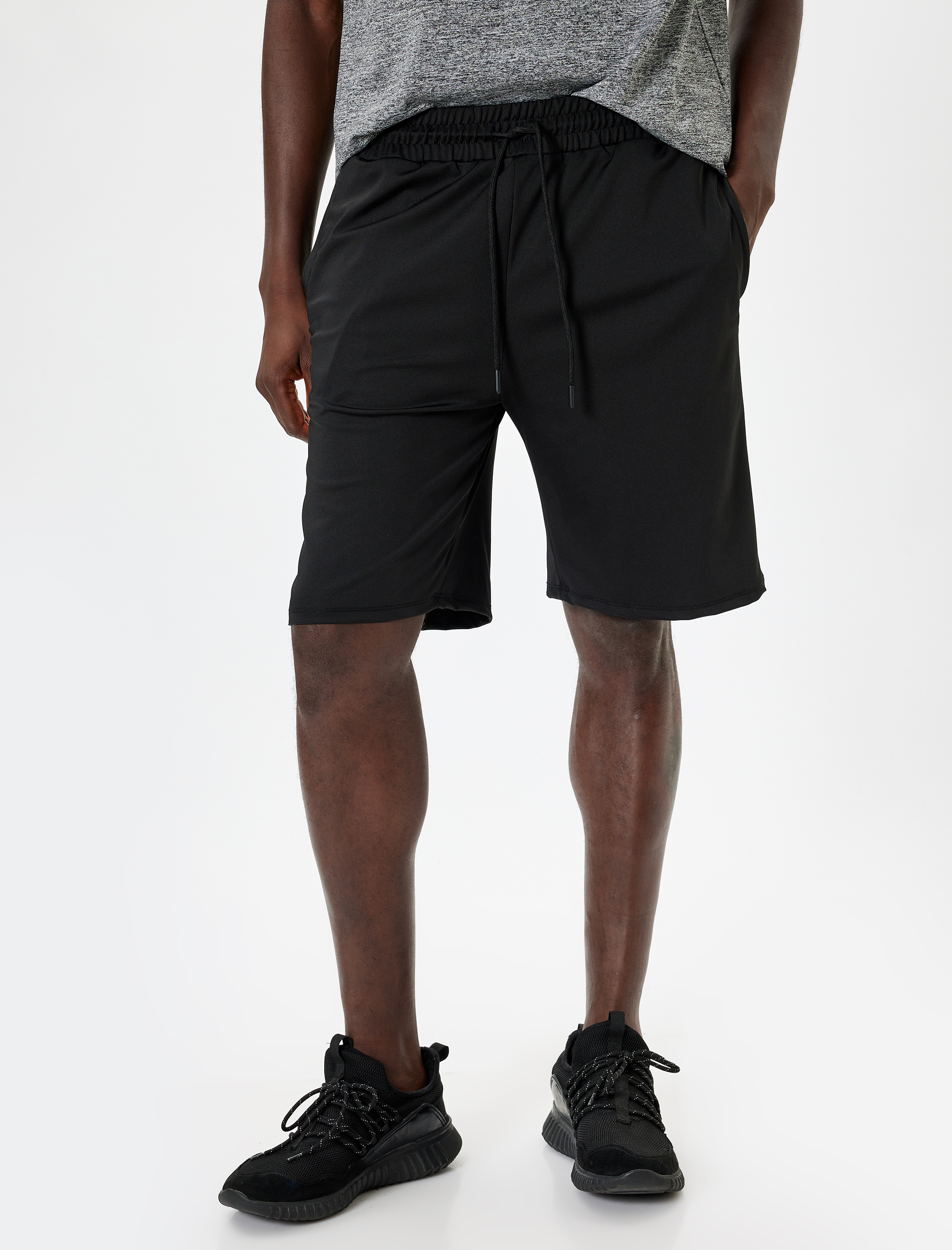   Spor Şort Geometrik Baskılı Beli Bağcıklı Cep Detaylı