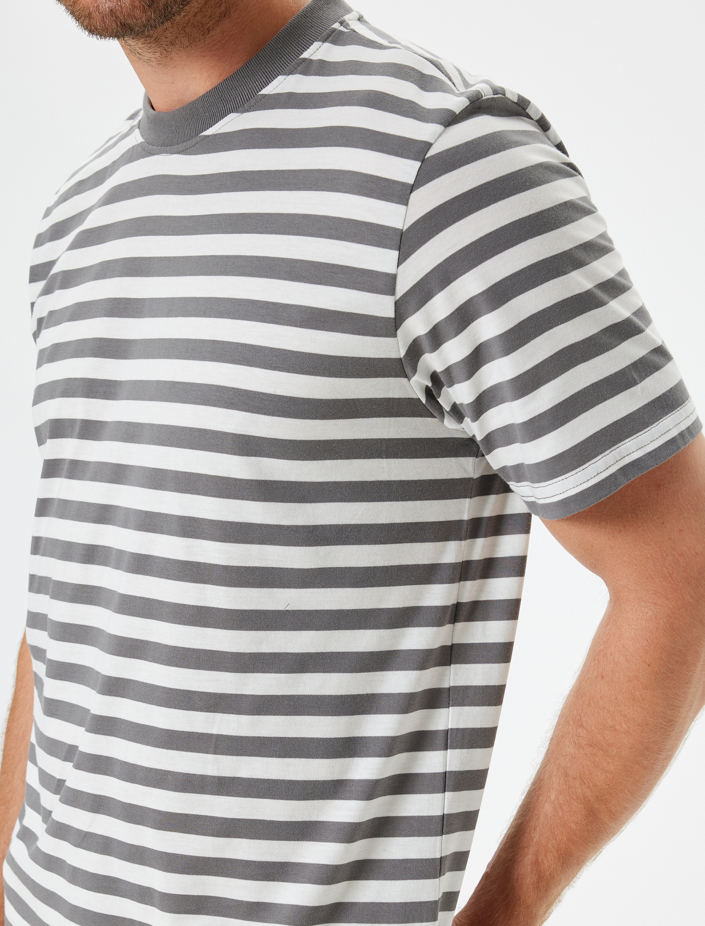   Basic Tişört Bisiklet Yaka Kısa Kollu Pamuklu