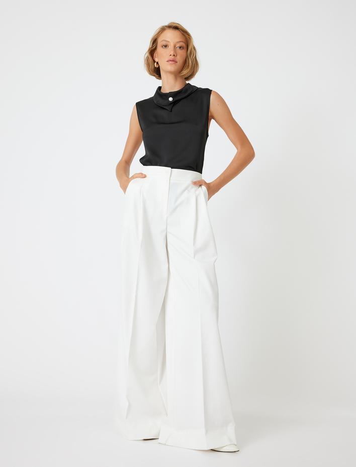  Kolsuz Bluz Asimetrik Dik Katlı Yaka İnci Detaylı