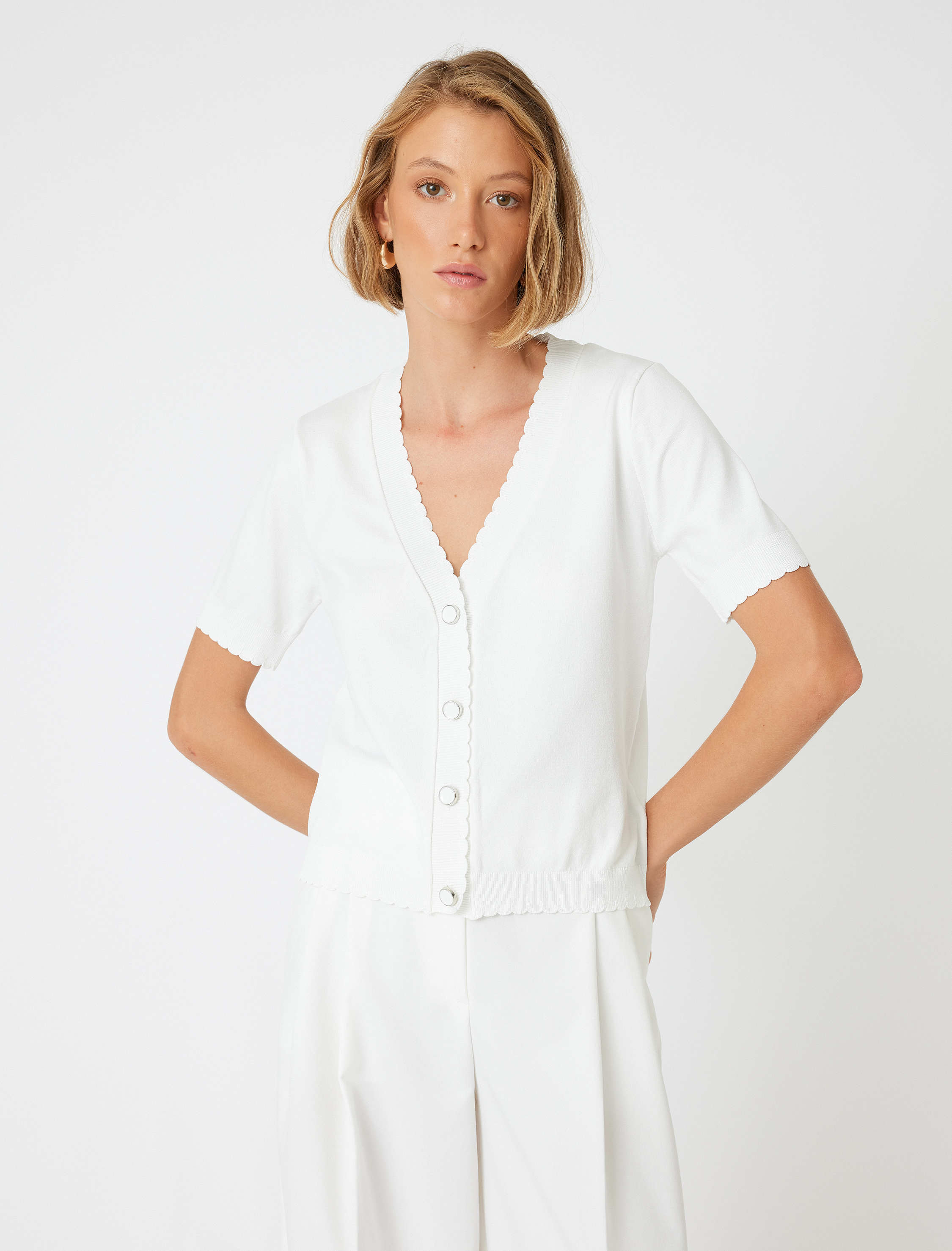   Kısa Kollu Triko Yelek V Yaka Düğmeli