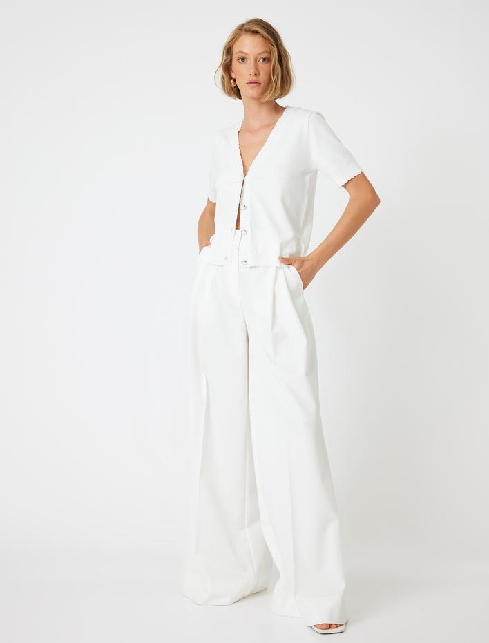  Kısa Kollu Triko Yelek V Yaka Düğmeli