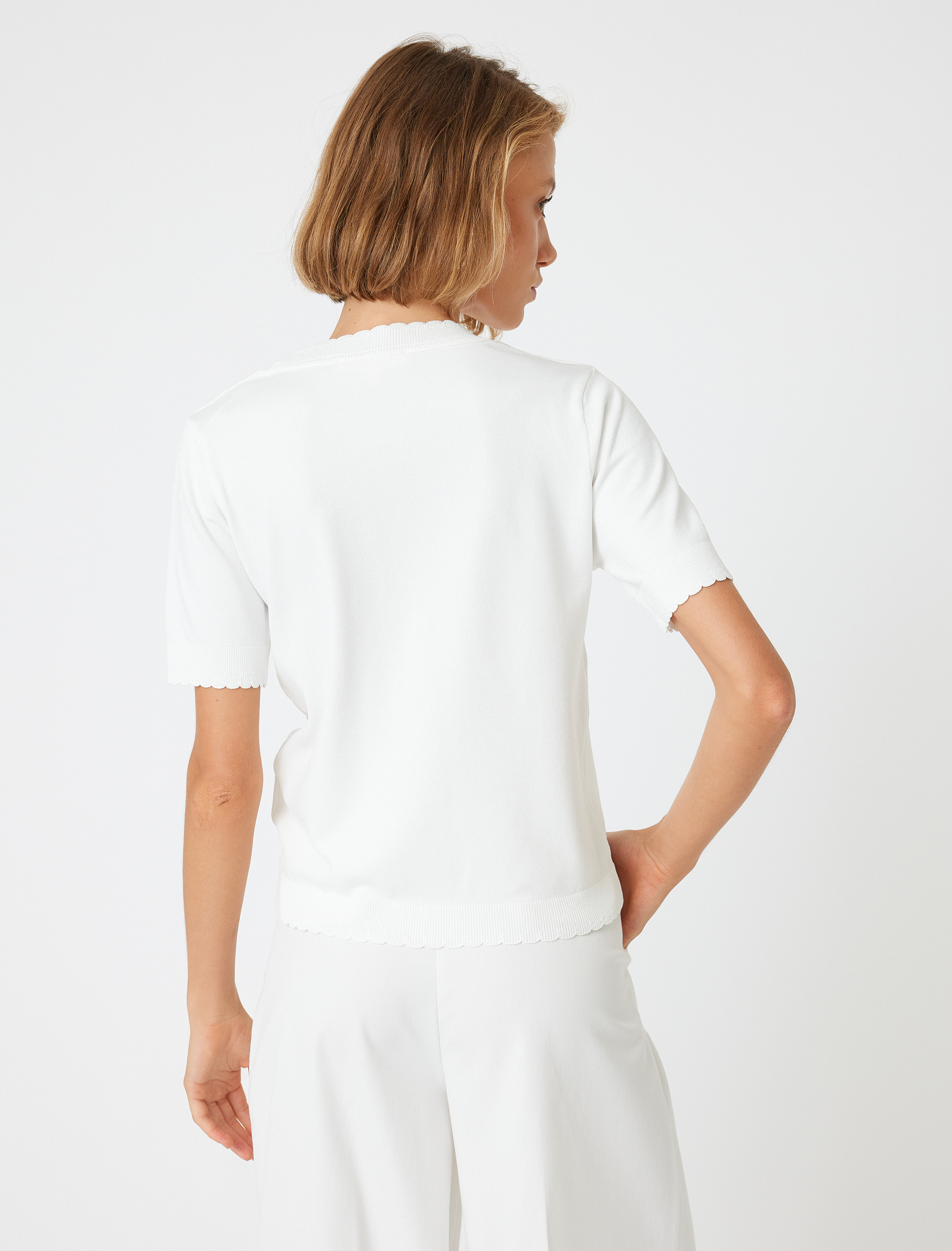   Kısa Kollu Triko Yelek V Yaka Düğmeli