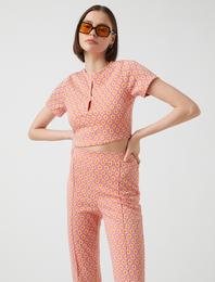 Crop Pencere Detaylı Kısa Kollu Tişört