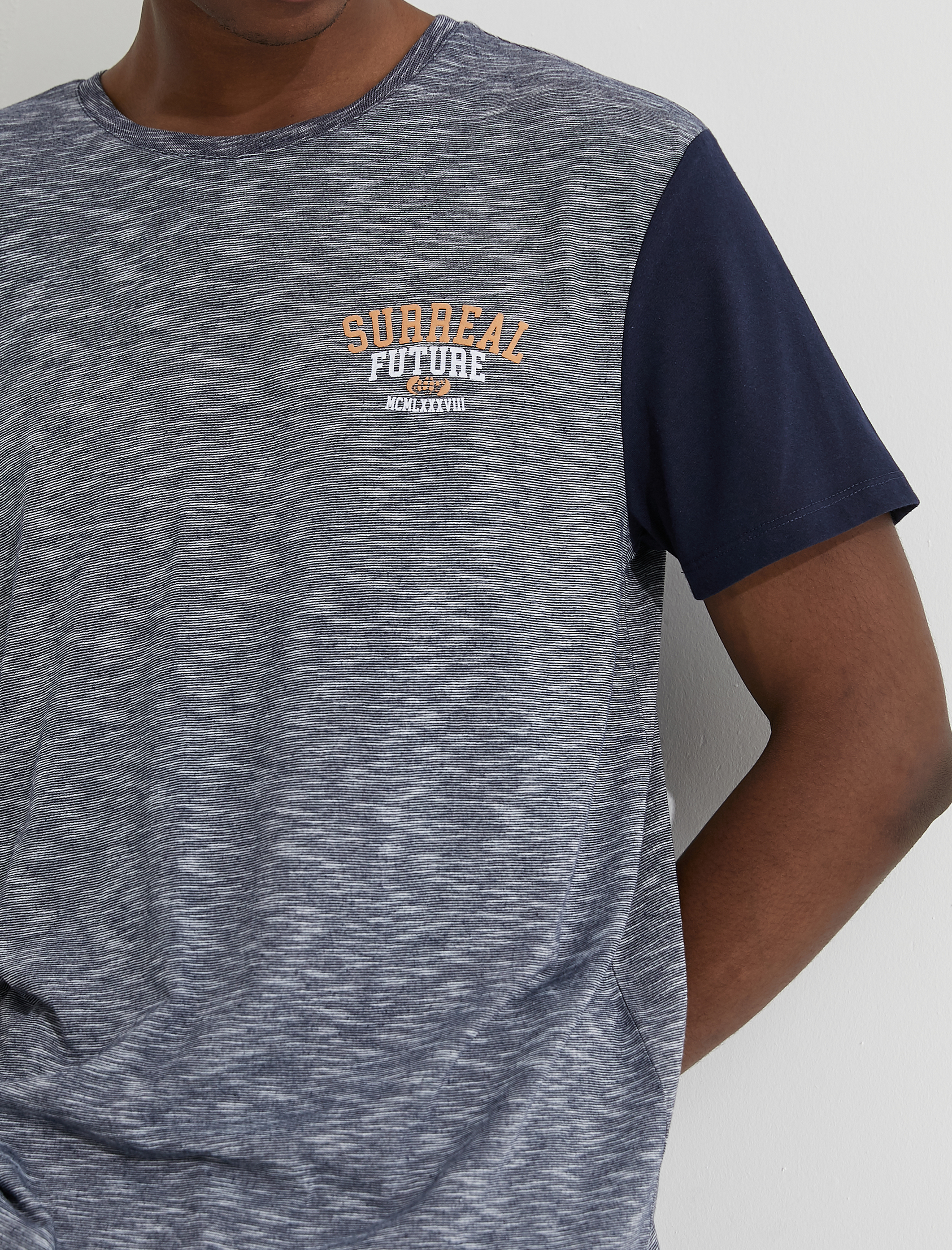   Kırçıllı Baskılı Tişört