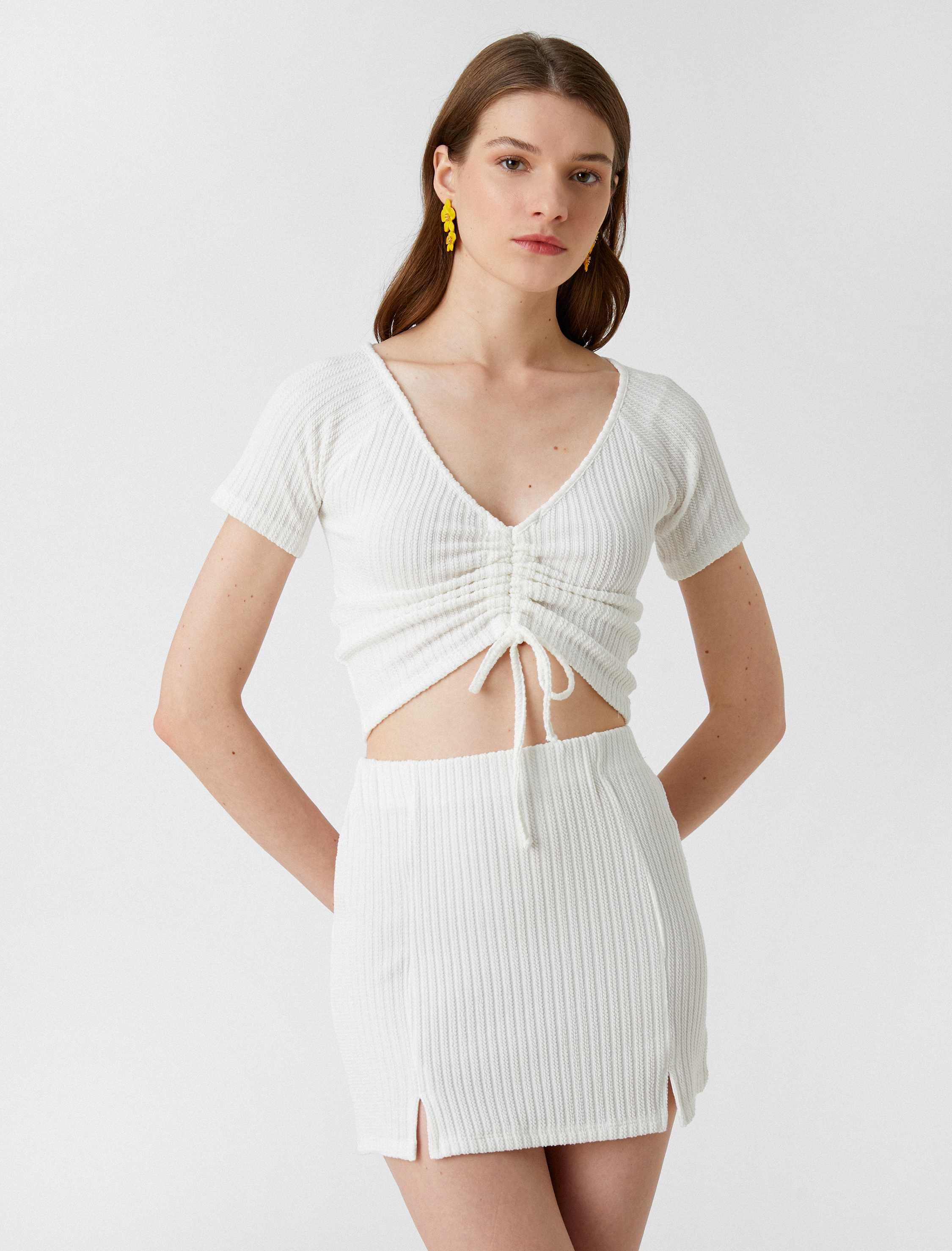   Crop Tişört Büzgülü V Yaka