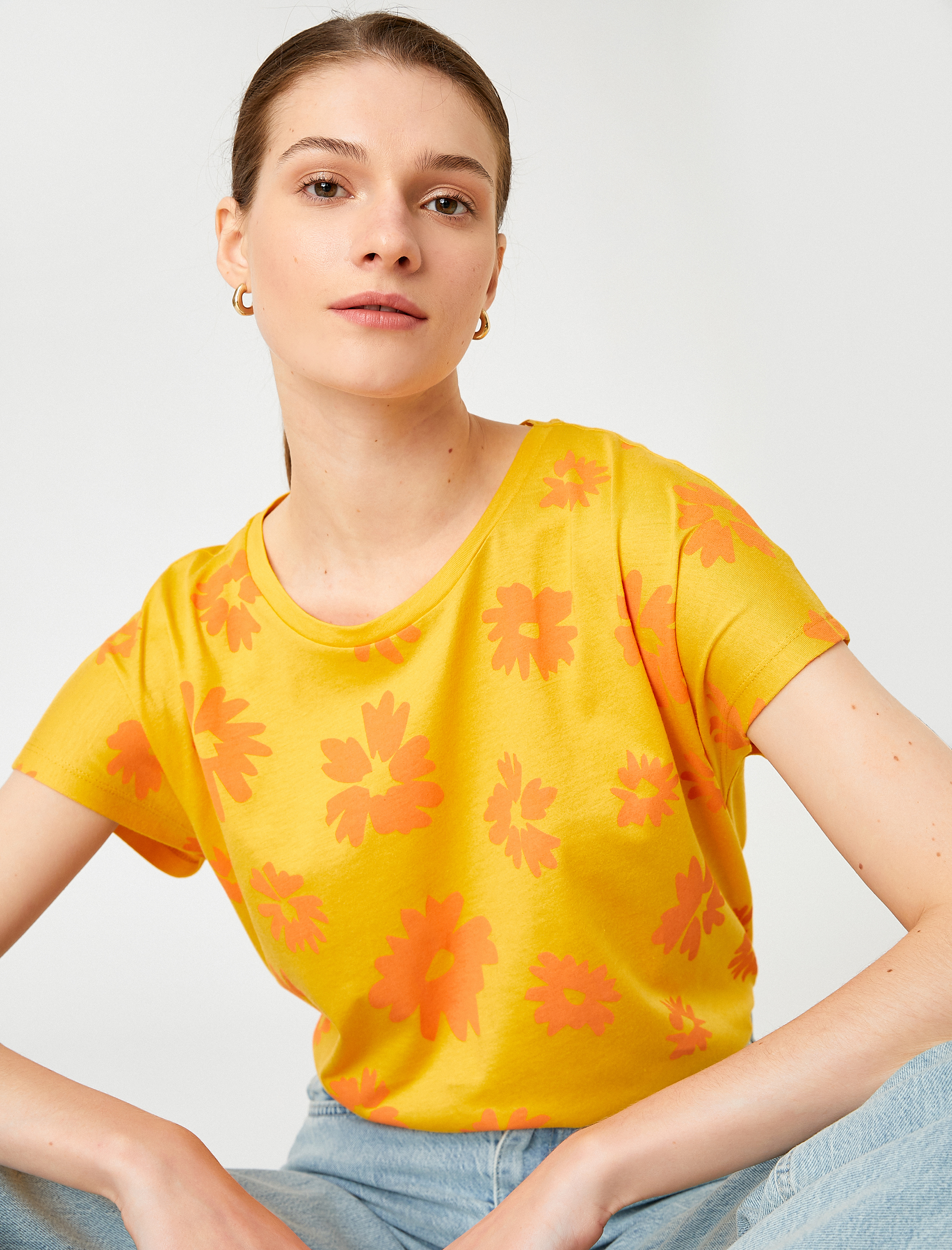   Çiçek Baskılı Tişört Bisiklet Yaka Kısa Kollu