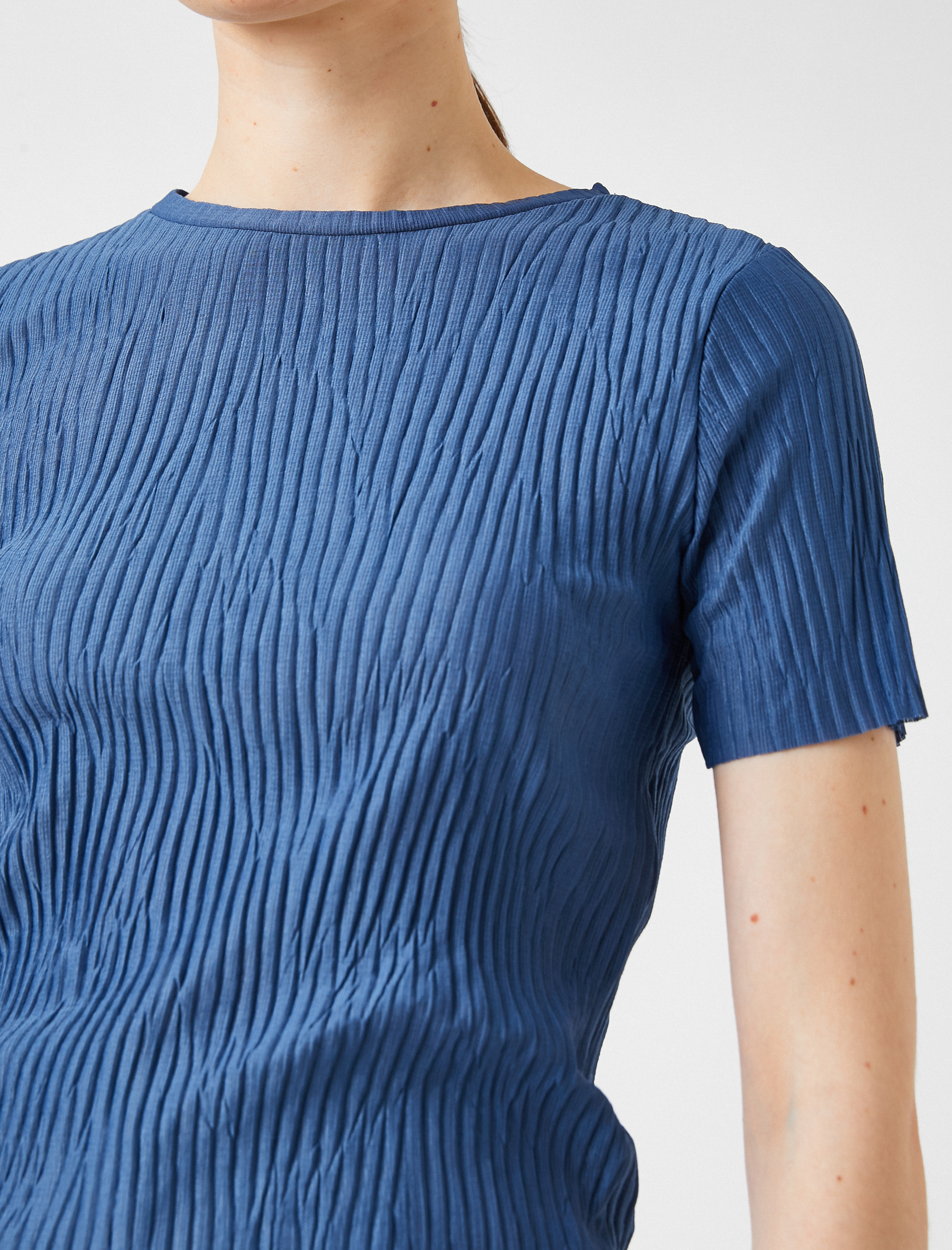   Bisiklet Yaka Kısa Kollu Tişört