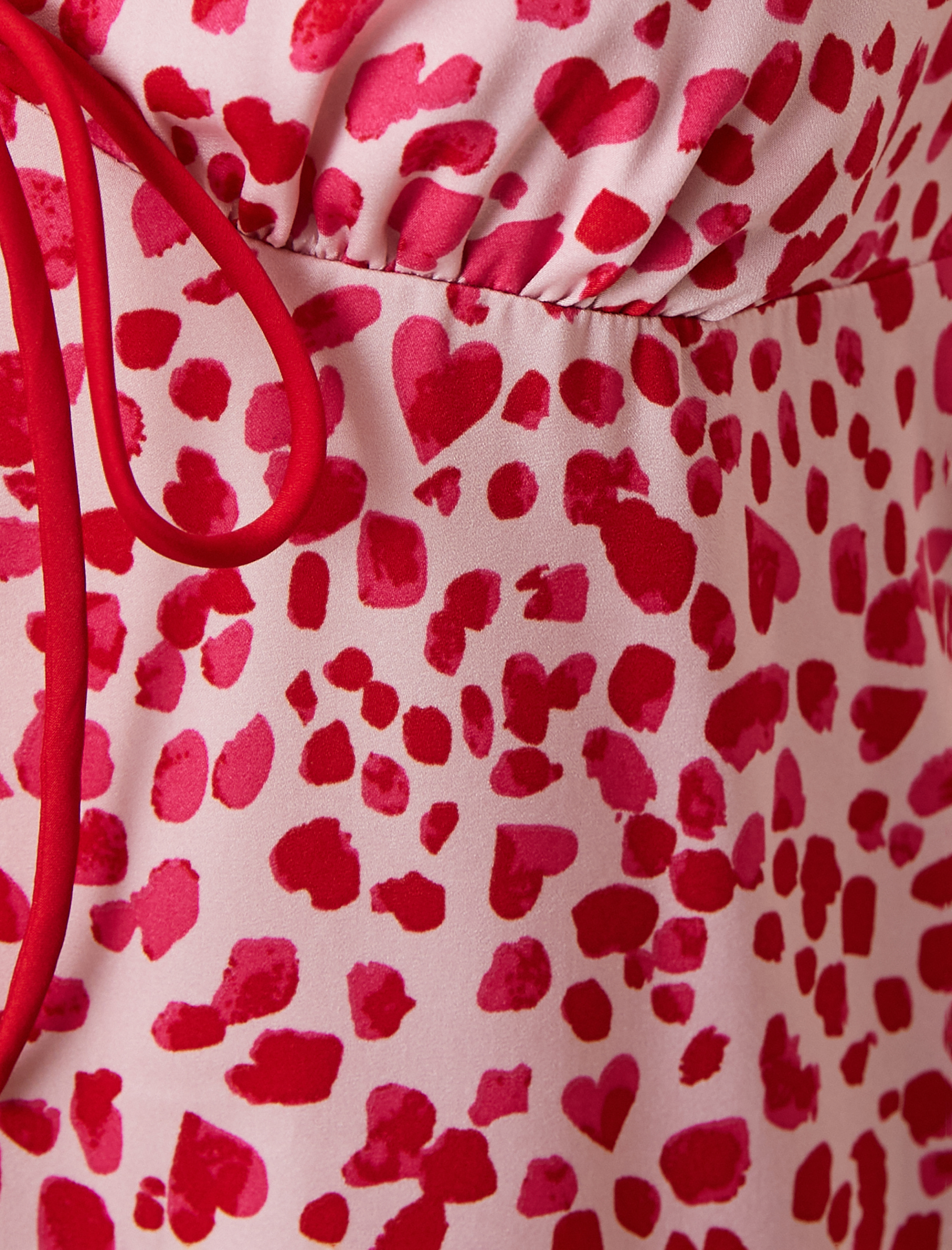 Pijama Üstü Kalp Baskılı İnce Askılı V Yaka