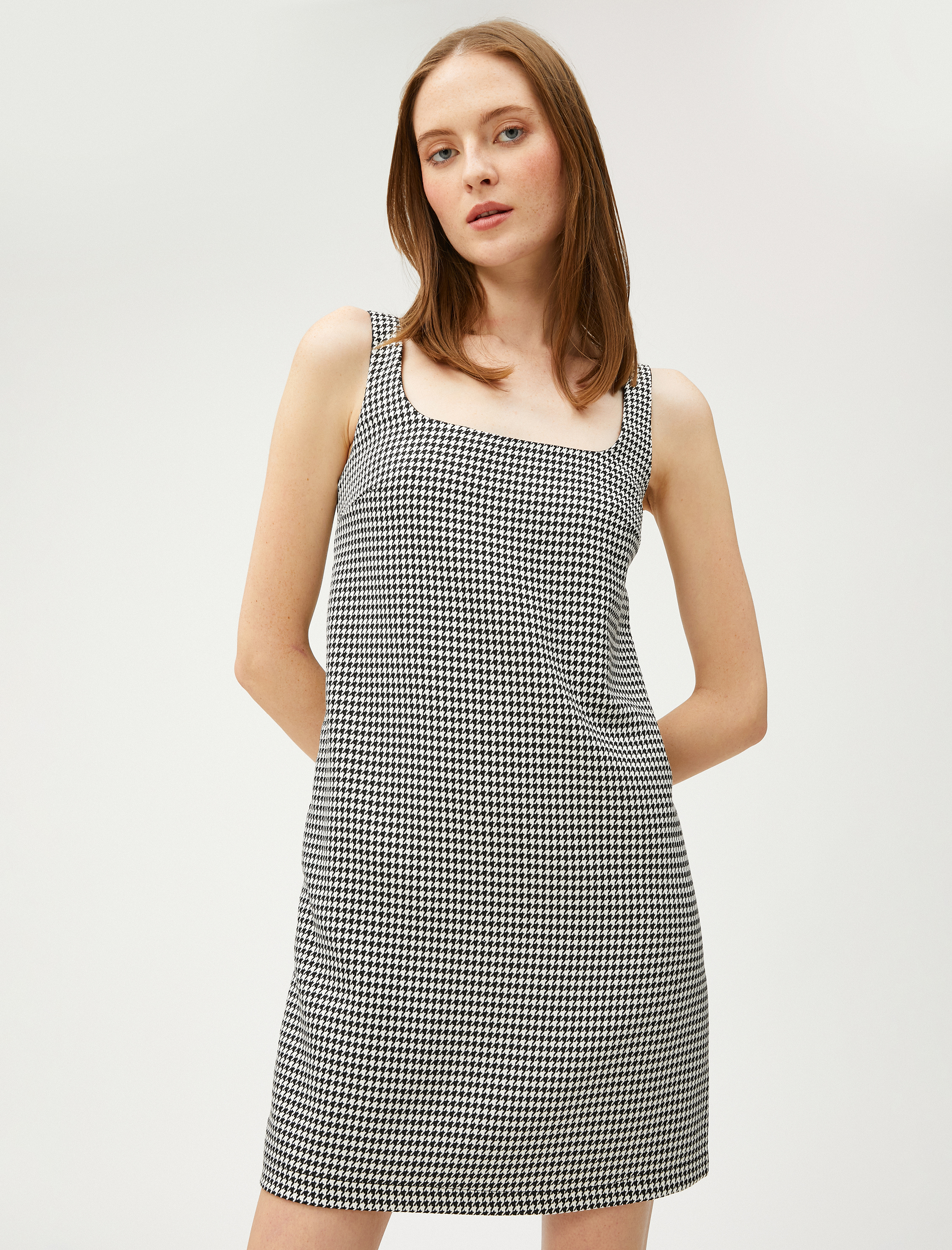   Askılı Mini Elbise Kare Yaka