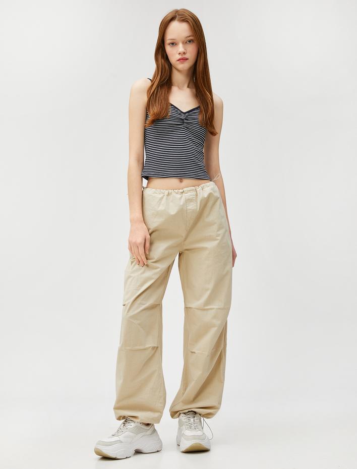  Crop Atlet İnce Askılı V Yaka Büzgülü Viskon Karışımlı