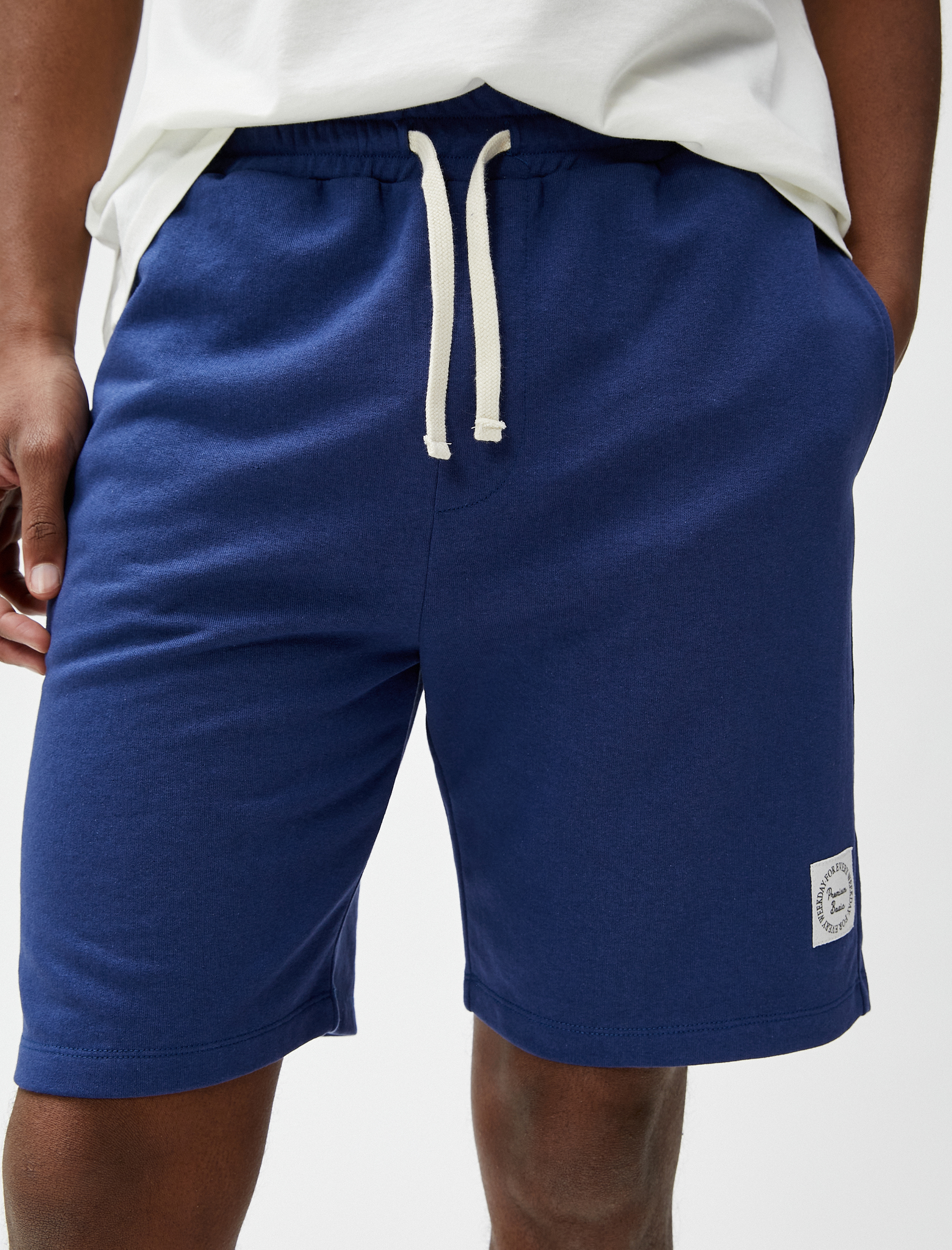   Slogan Baskılı Şort Beli Bağcıklı Dar Kesim Cepli Etiket Detaylı