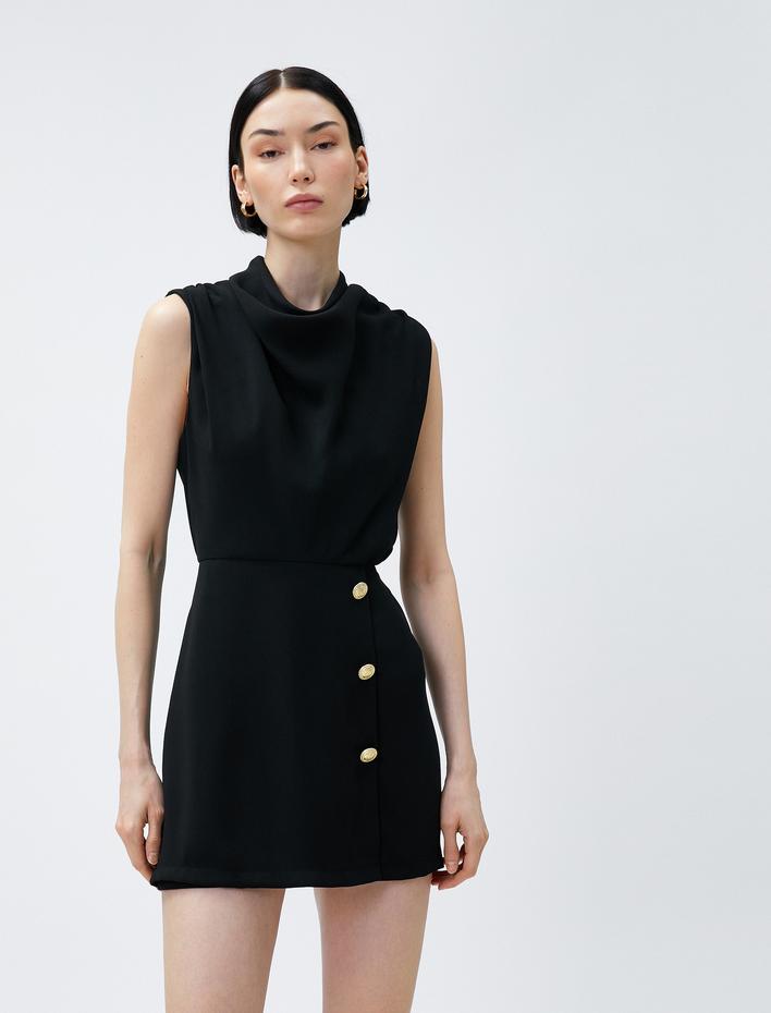  Şortlu Tulum Düğme Detaylı Degaje Yaka