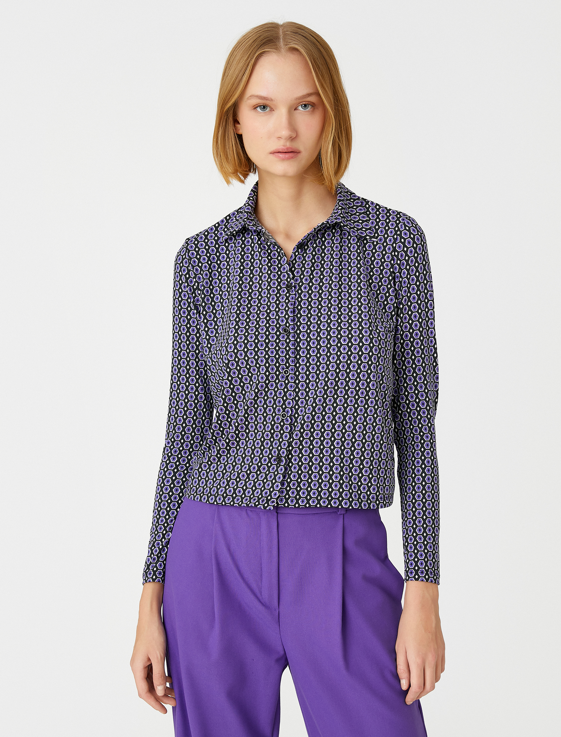   Düğmeli Uzun Kollu Gömlek