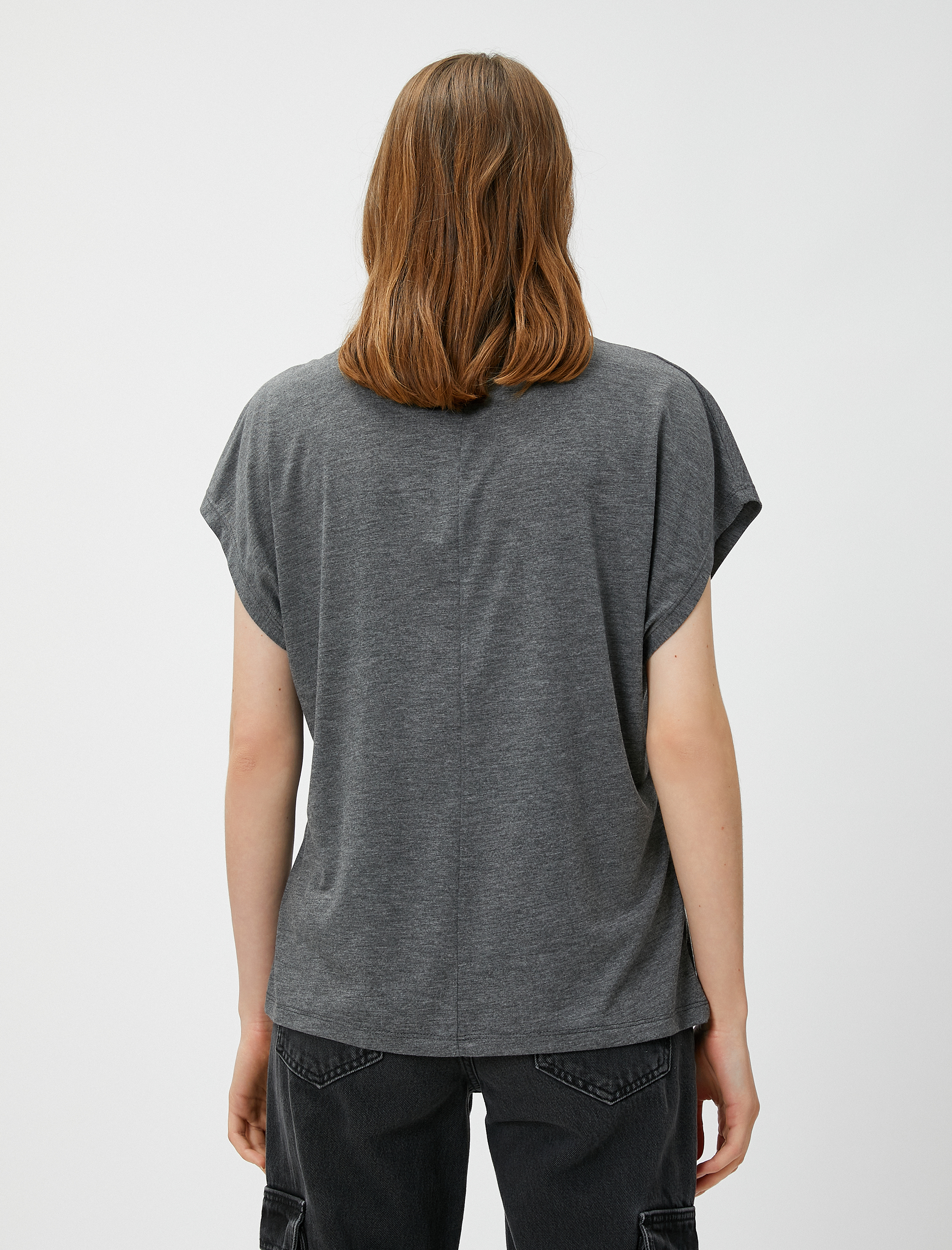   Payet Detaylı Tişört Düşük Kollu