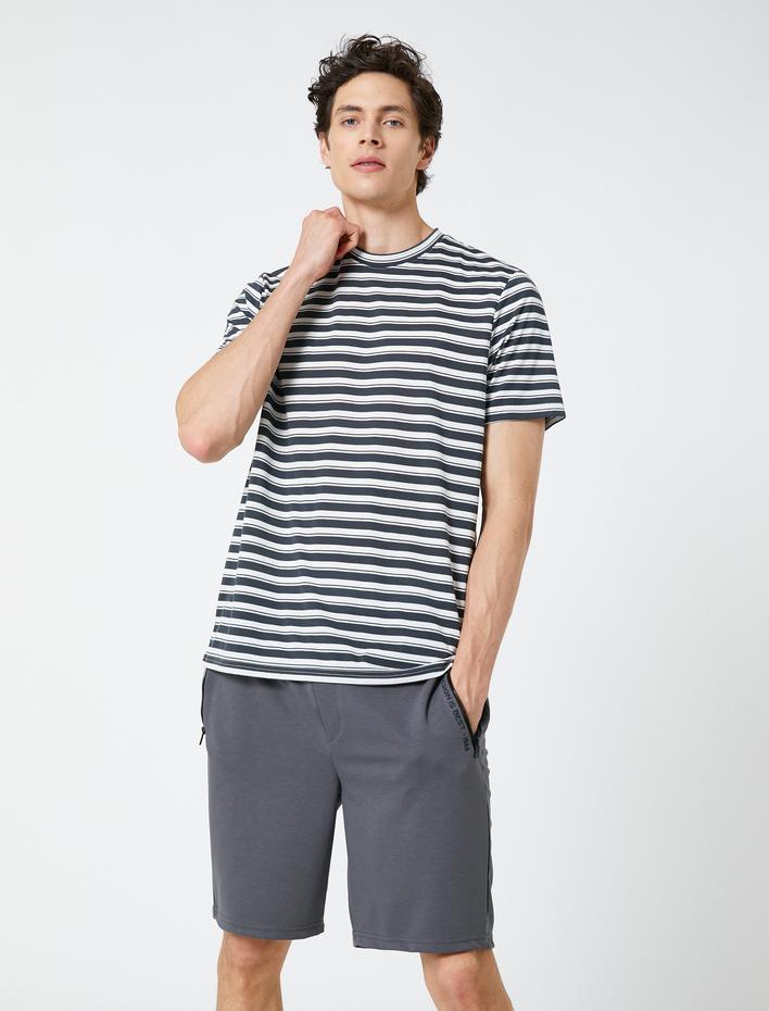  Bermuda Şort Slogan Baskılı Beli Bağcıklı Fermuar Cepli Dar Kesim