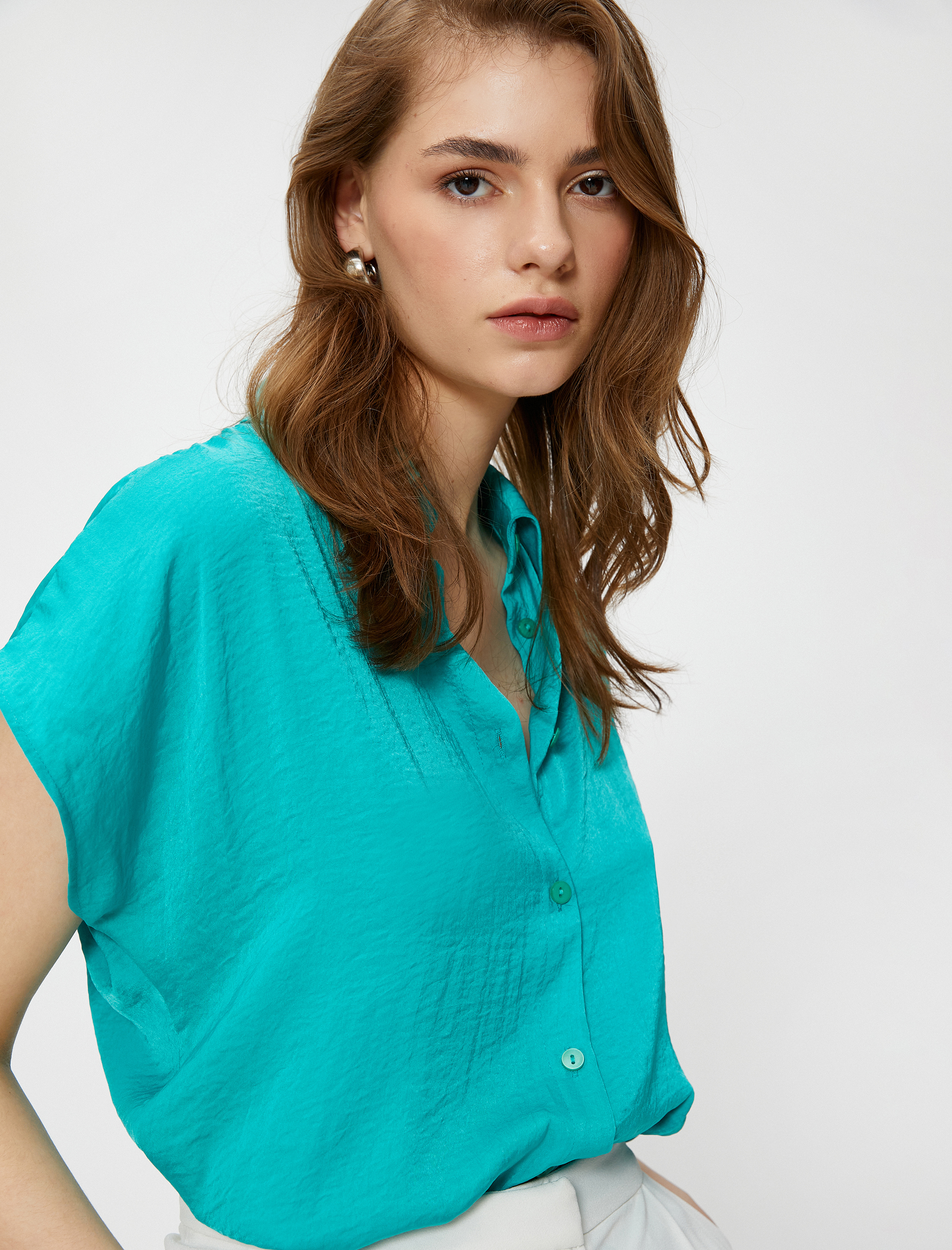   Düşük Kollu Gömlek Düğmeli