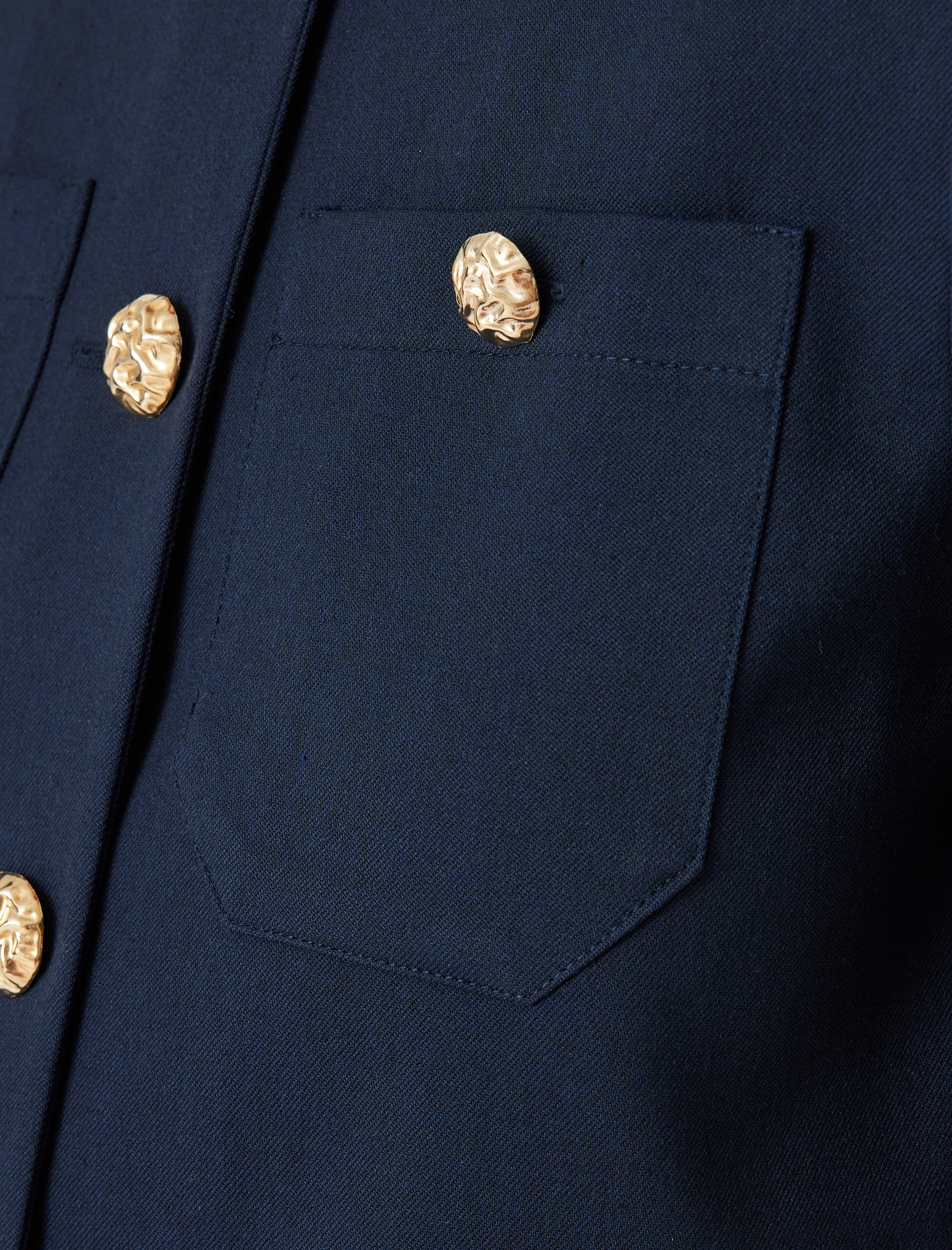   Yuvarlak Yaka Gold Düğmeli Cepli Crop Ceket