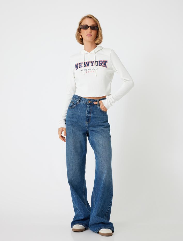  Fitilli Baskılı Uzun Kollu Slim Fit Kolej Kapüşonlu Tişört