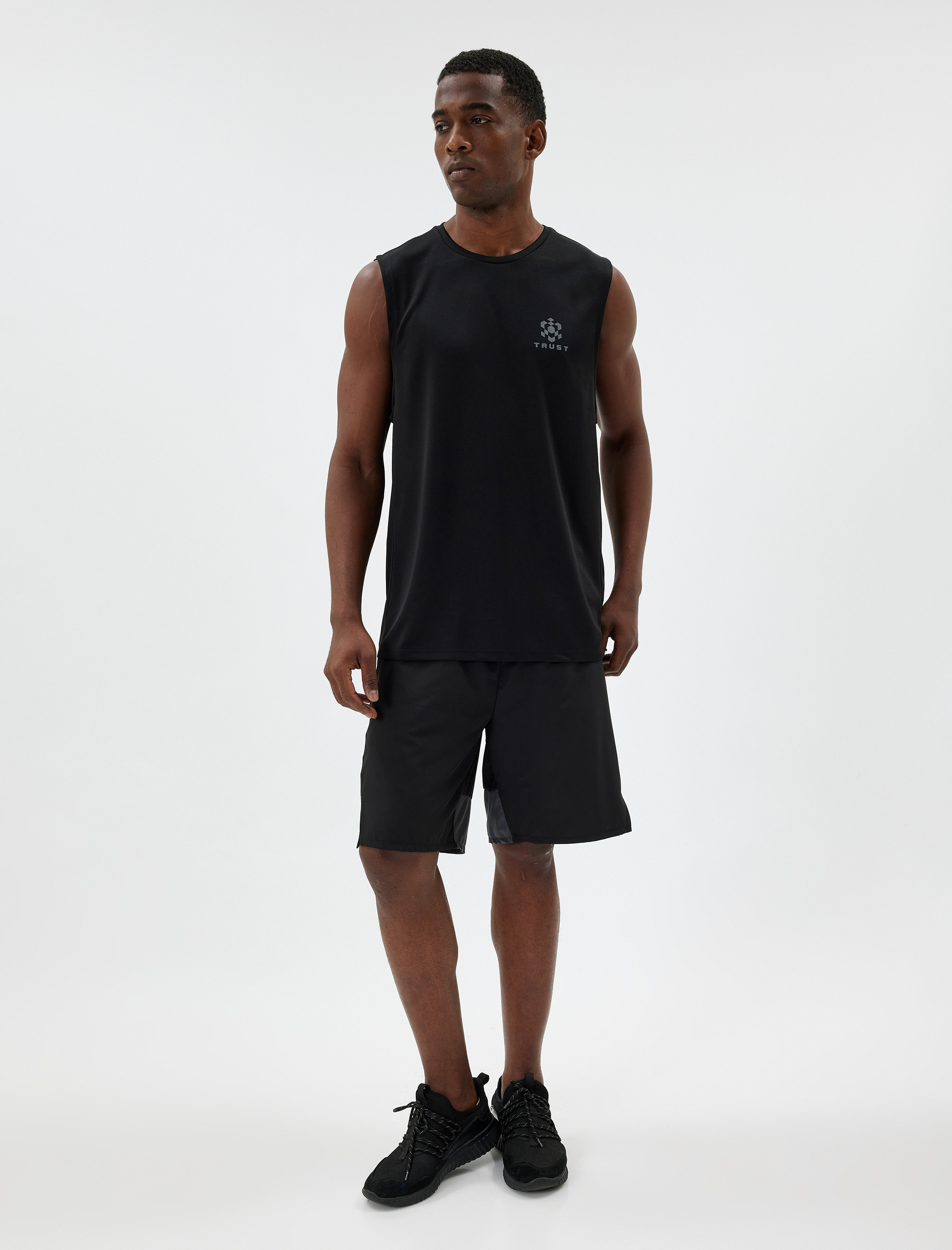   Renk Bloklu Cep Detaylı Beli Lastikli Spor Şort