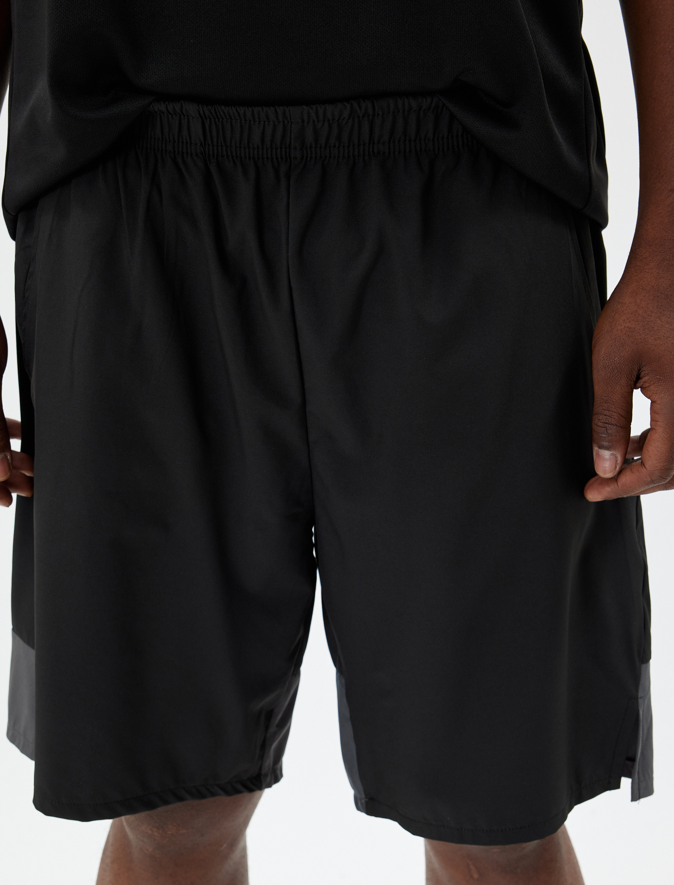   Renk Bloklu Cep Detaylı Beli Lastikli Spor Şort