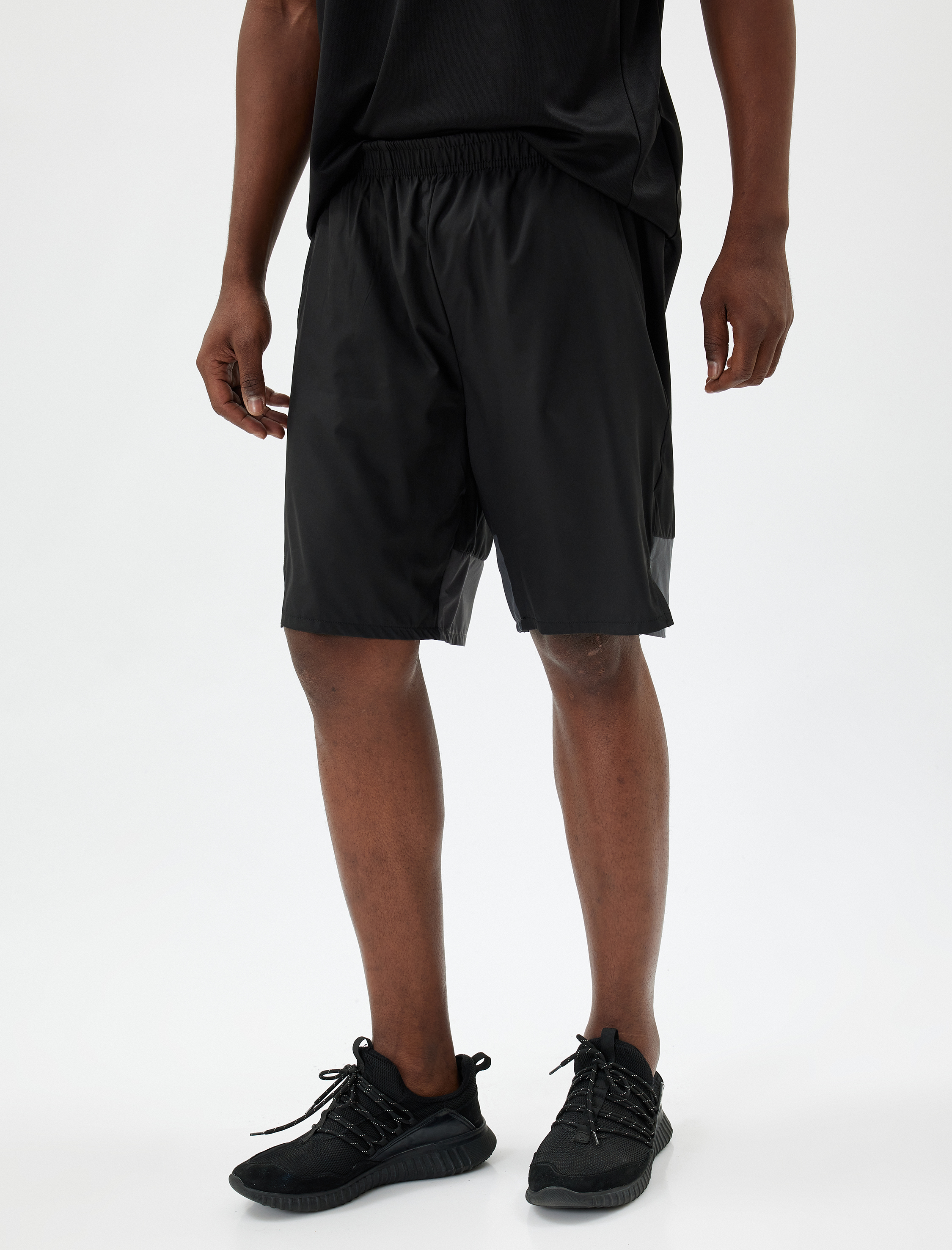   Renk Bloklu Cep Detaylı Beli Lastikli Spor Şort