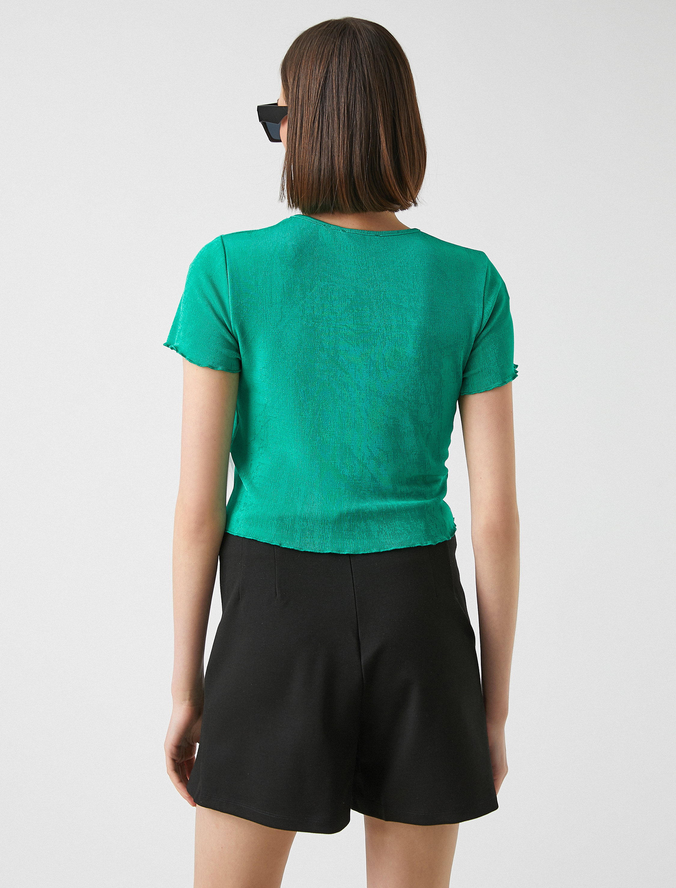   Bisiklet Yaka Kısa Kollu Fırfırlı Tişört