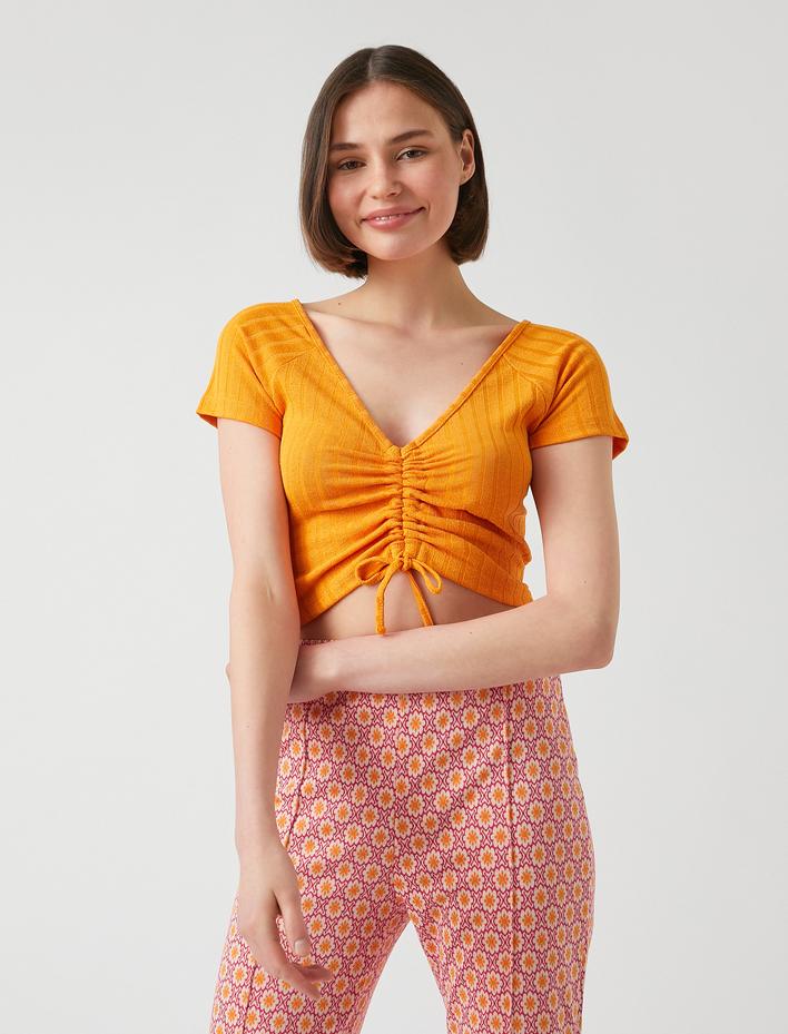  Crop V Yaka Büzgülü Kısa Kollu Tişört