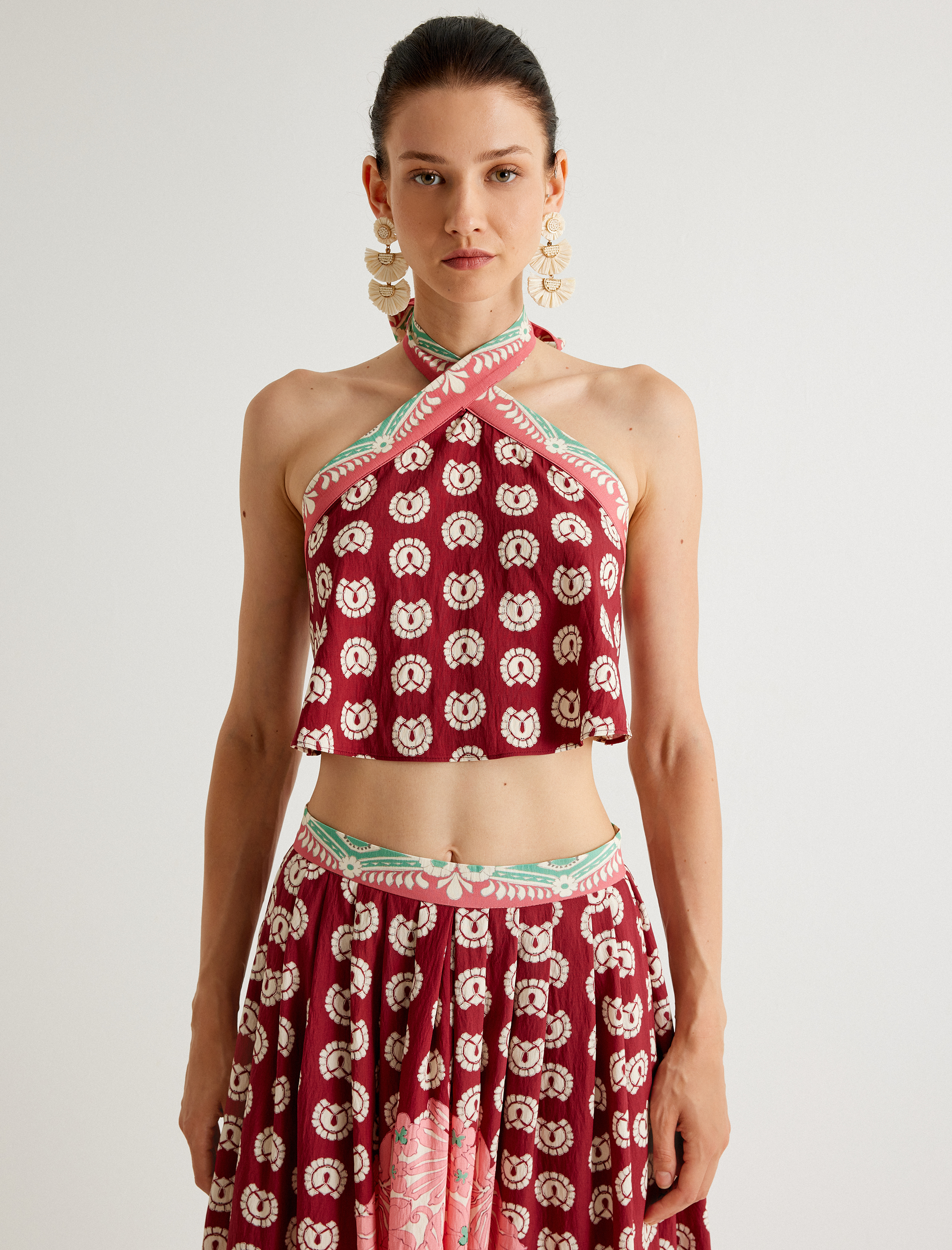   Koton X Melis Ağazat - Crop Halter Yaka Üst Etnik Desenli Viskoz Kumaş