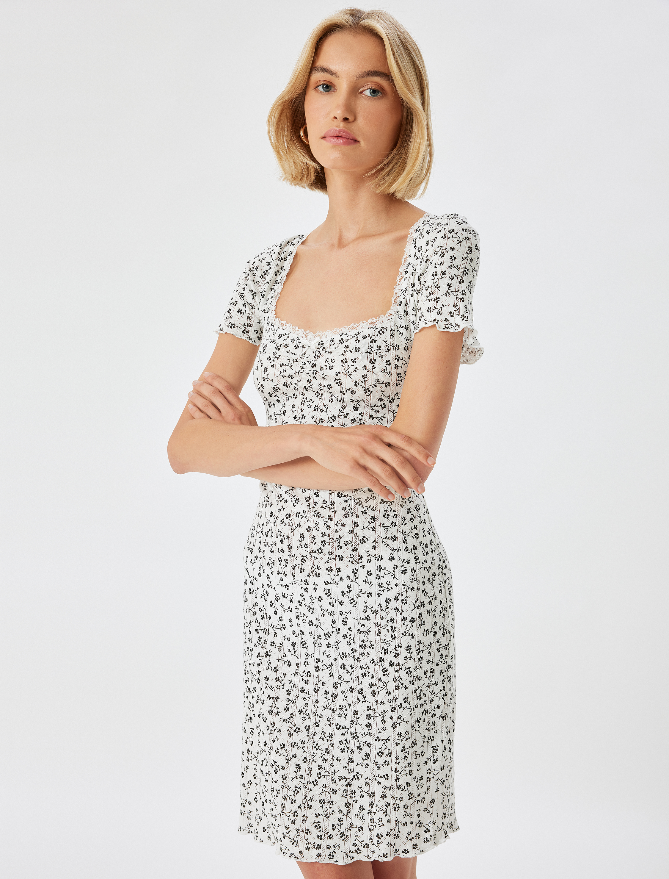   Mini Çiçekli Elbise Ribanalı Kısa Kollu Kare Yaka