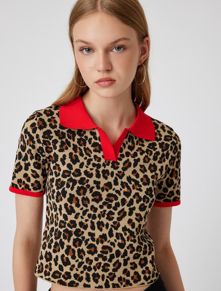 Polo Yaka Kazak Leopar Desenli Biyeli Kısa Kollu