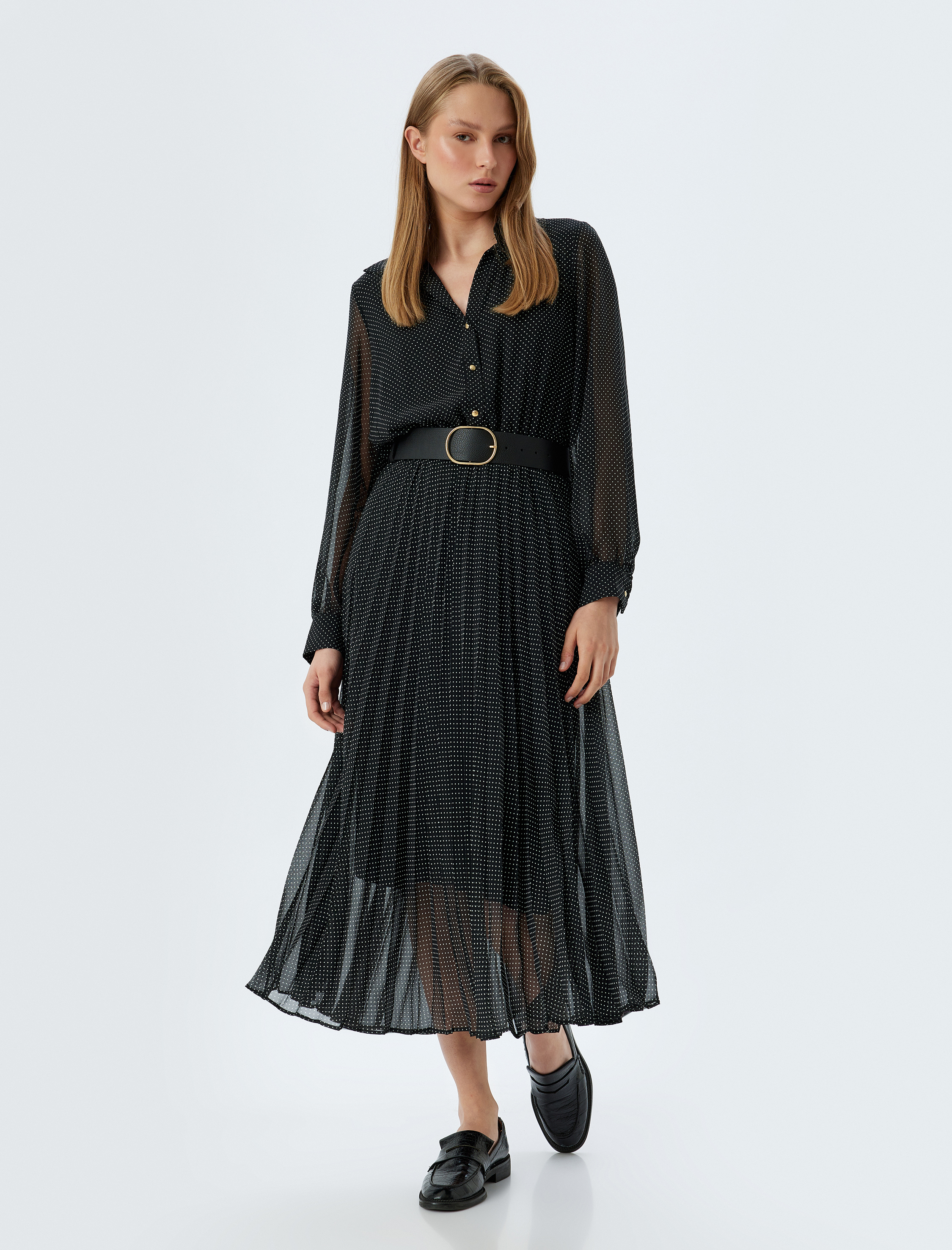   Astarlı Gömlek Yaka Düğmeli Midi Boy Puantiyeli Pileli Elbise