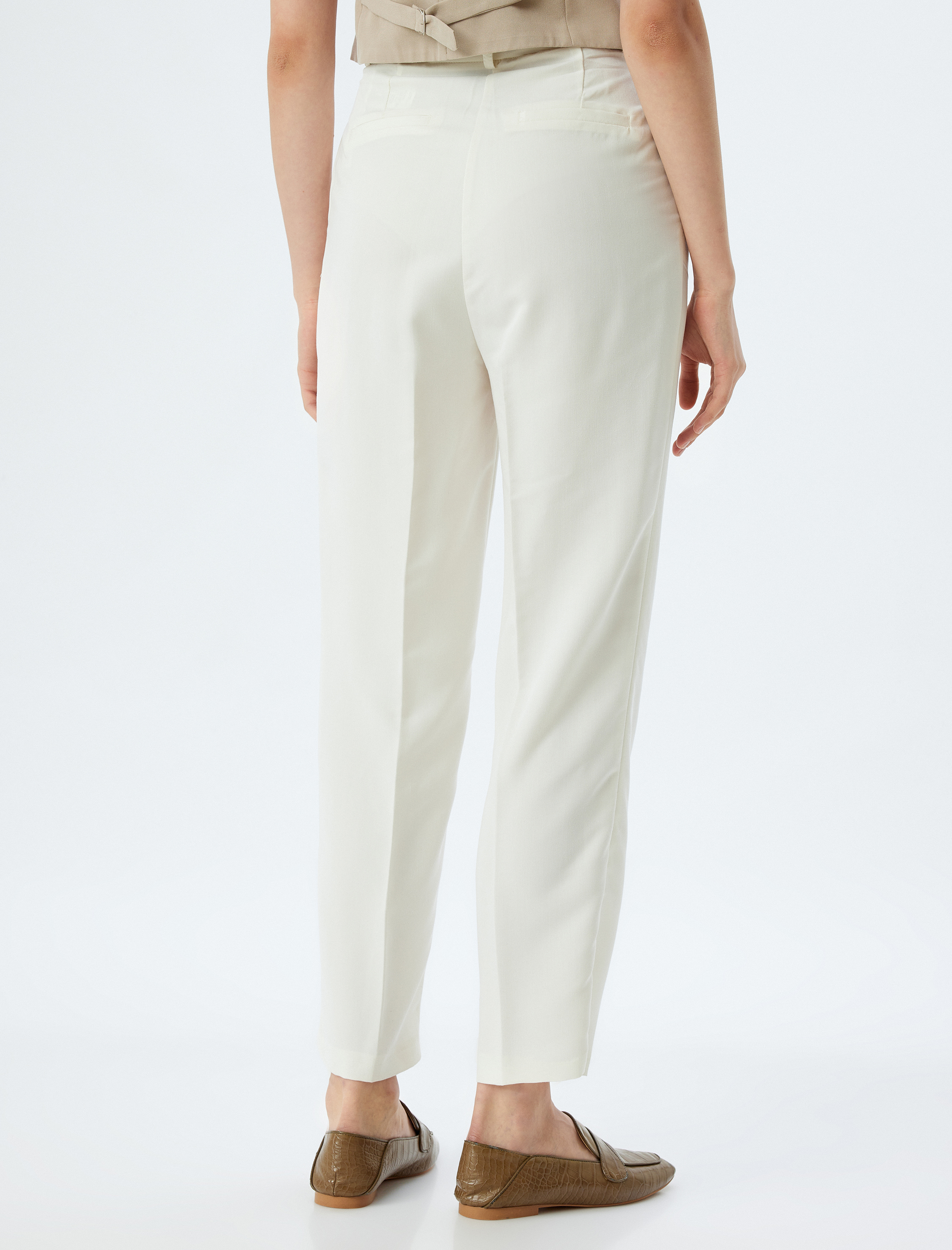   Pile Detaylı Cepli Yüksek Bel Havuç Kesim Modal Kumaş Pantolon