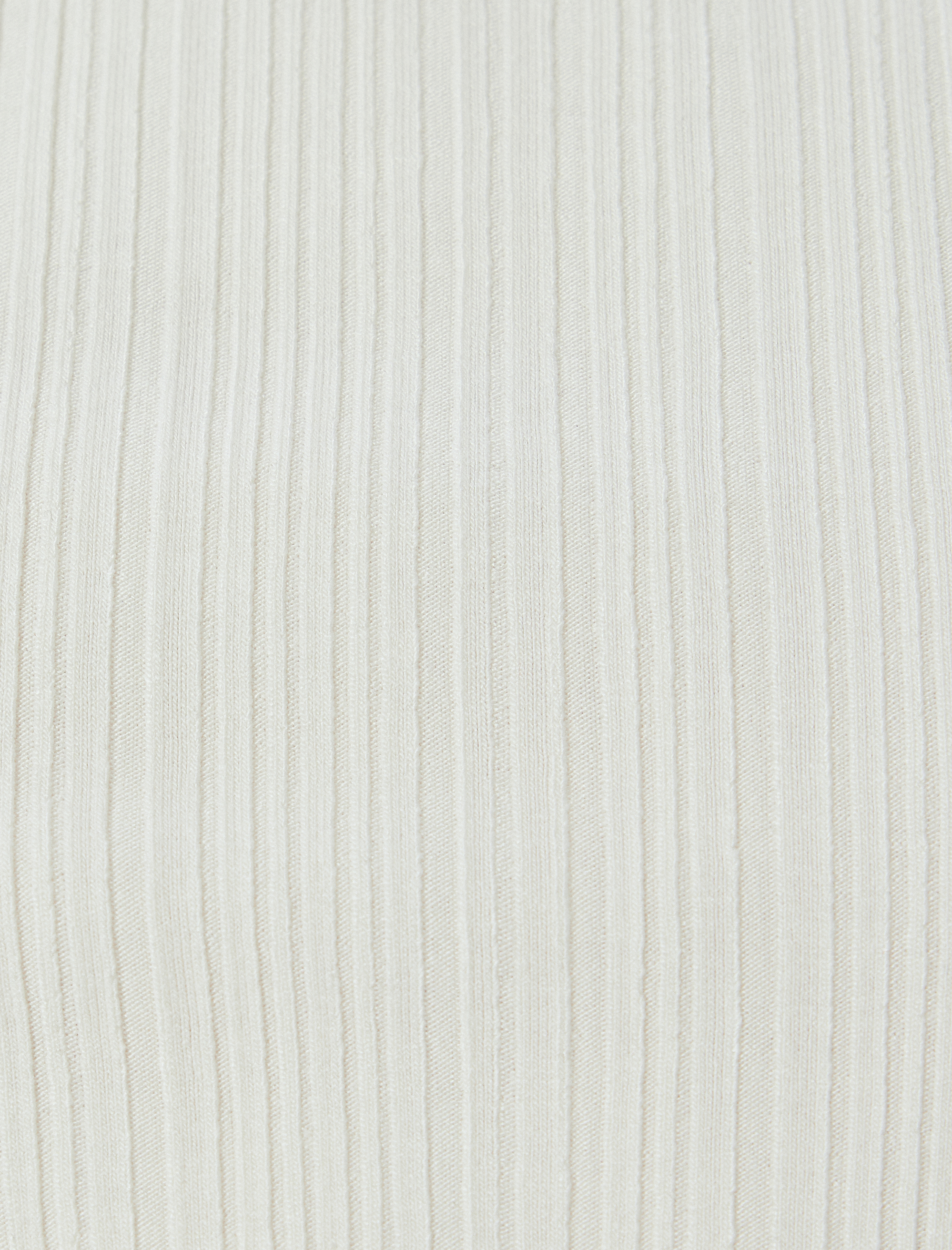 Dik Yaka Kısa Kollu Dokulu Slim Fit Body