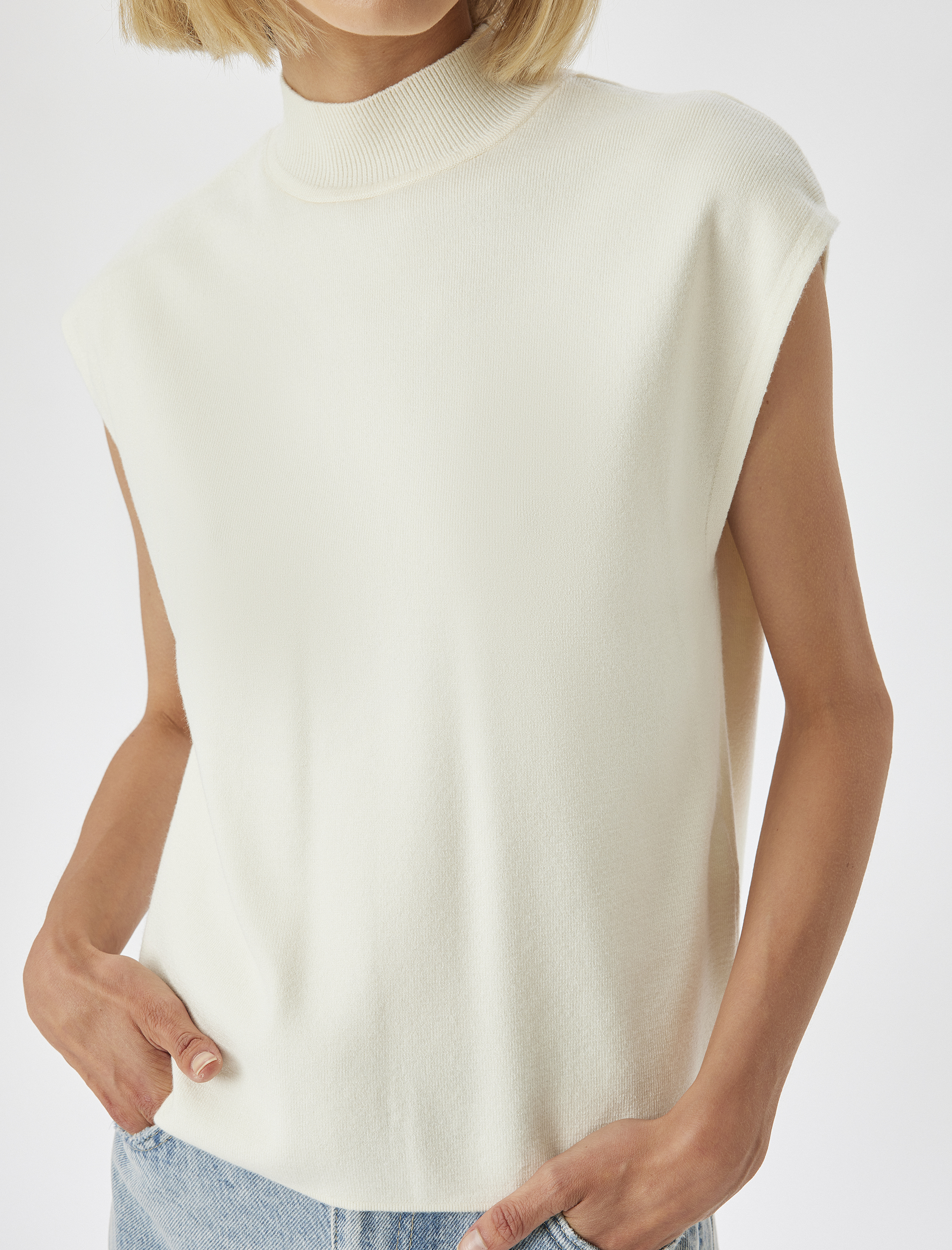 Kolsuz Triko Kazak Dik Yaka