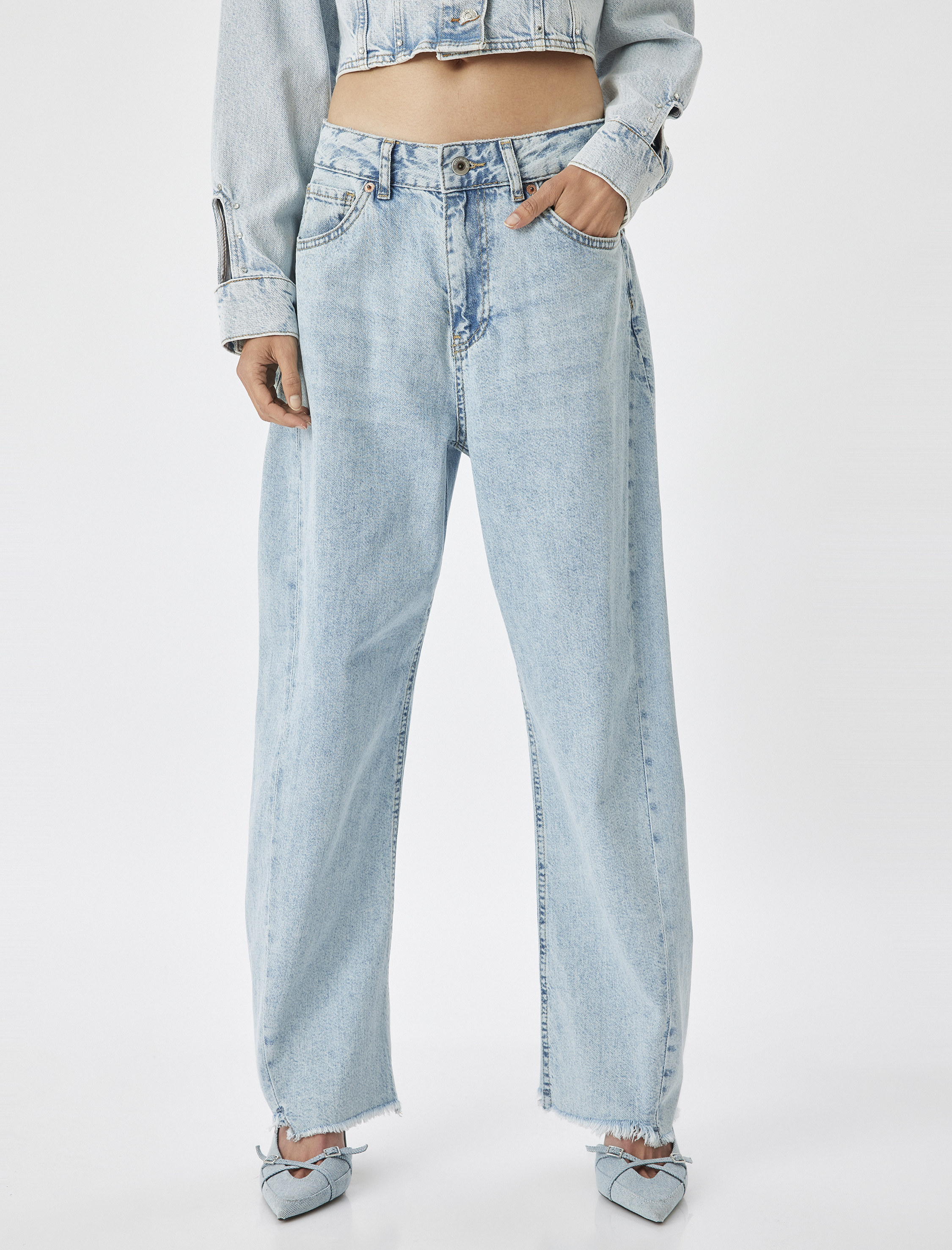   Yüksek Bel Kesik Paça Düğmeli Kot Pantolon - Balon Fit Jean