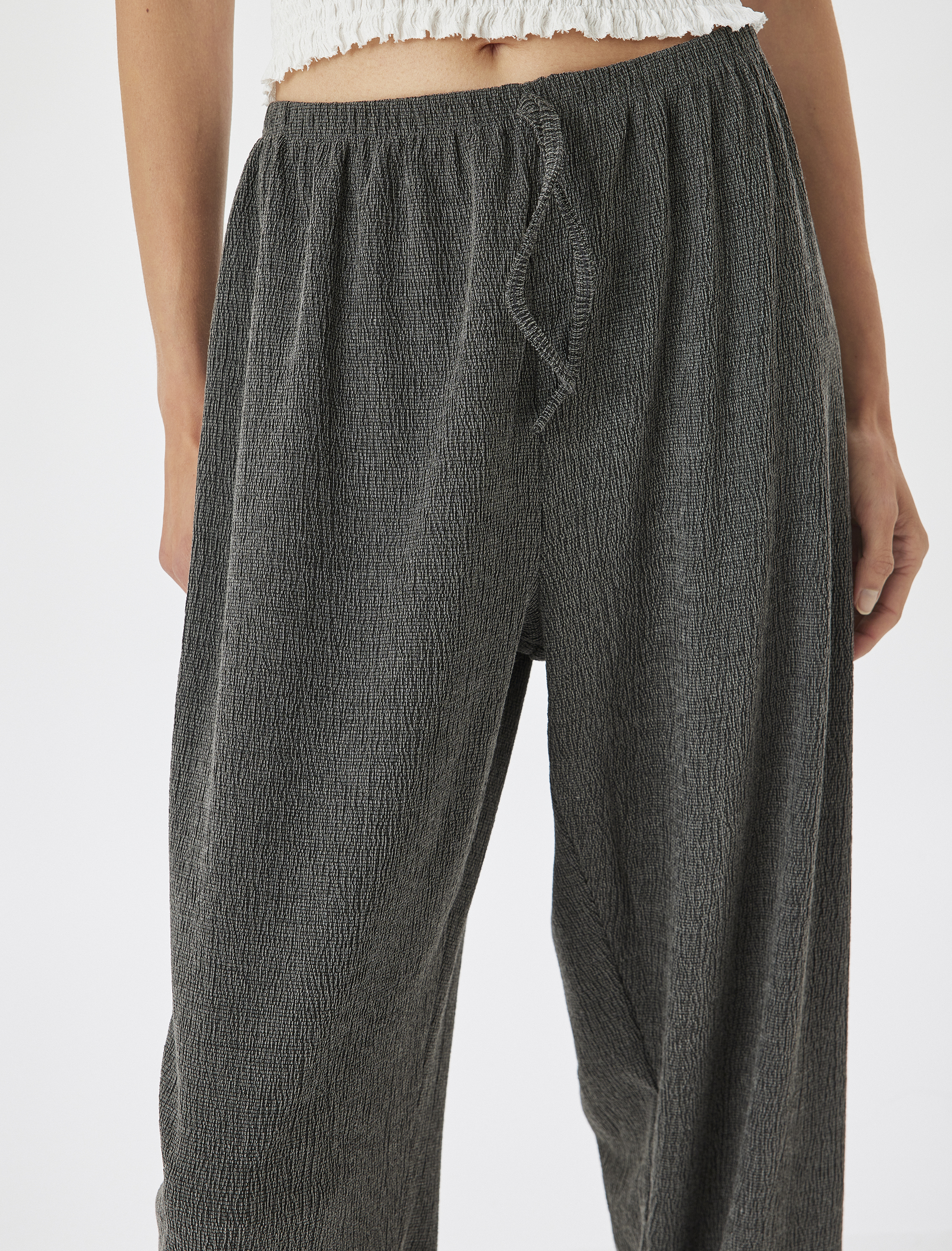   Rahat Kalıp Dokulu Beli Bağlamalı Pantolon