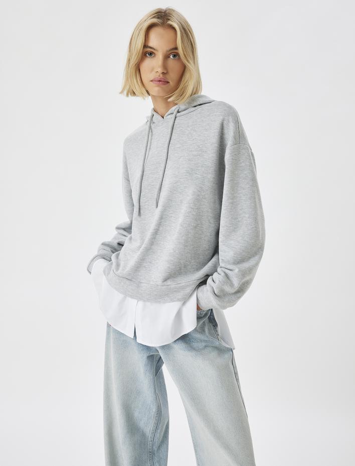  Gömlek Etek Ucu Detaylı Kapşonlu Sweatshirt