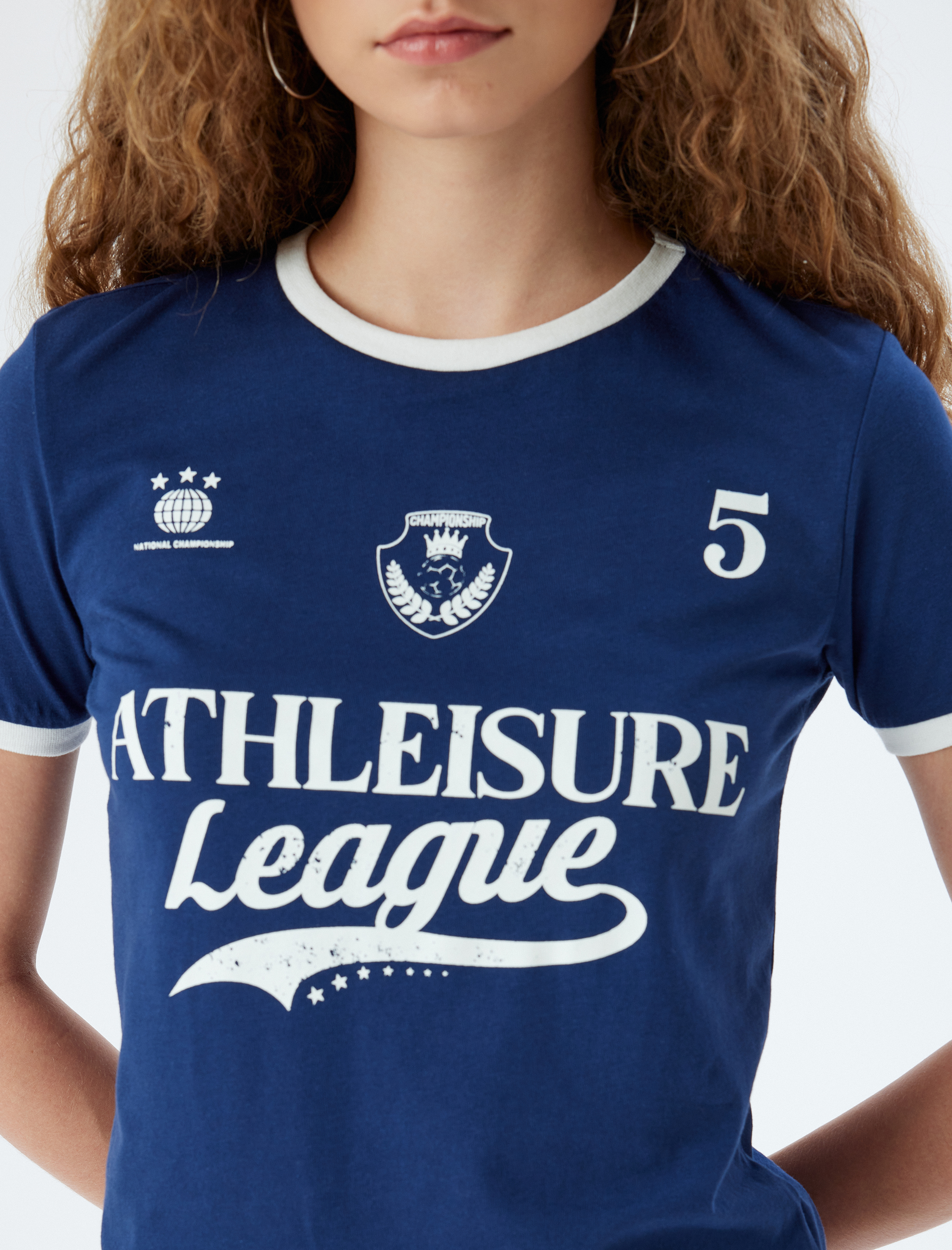   Kolej Baskılı Biyeli Kısa Kollu Bisiklet Yaka Tişört