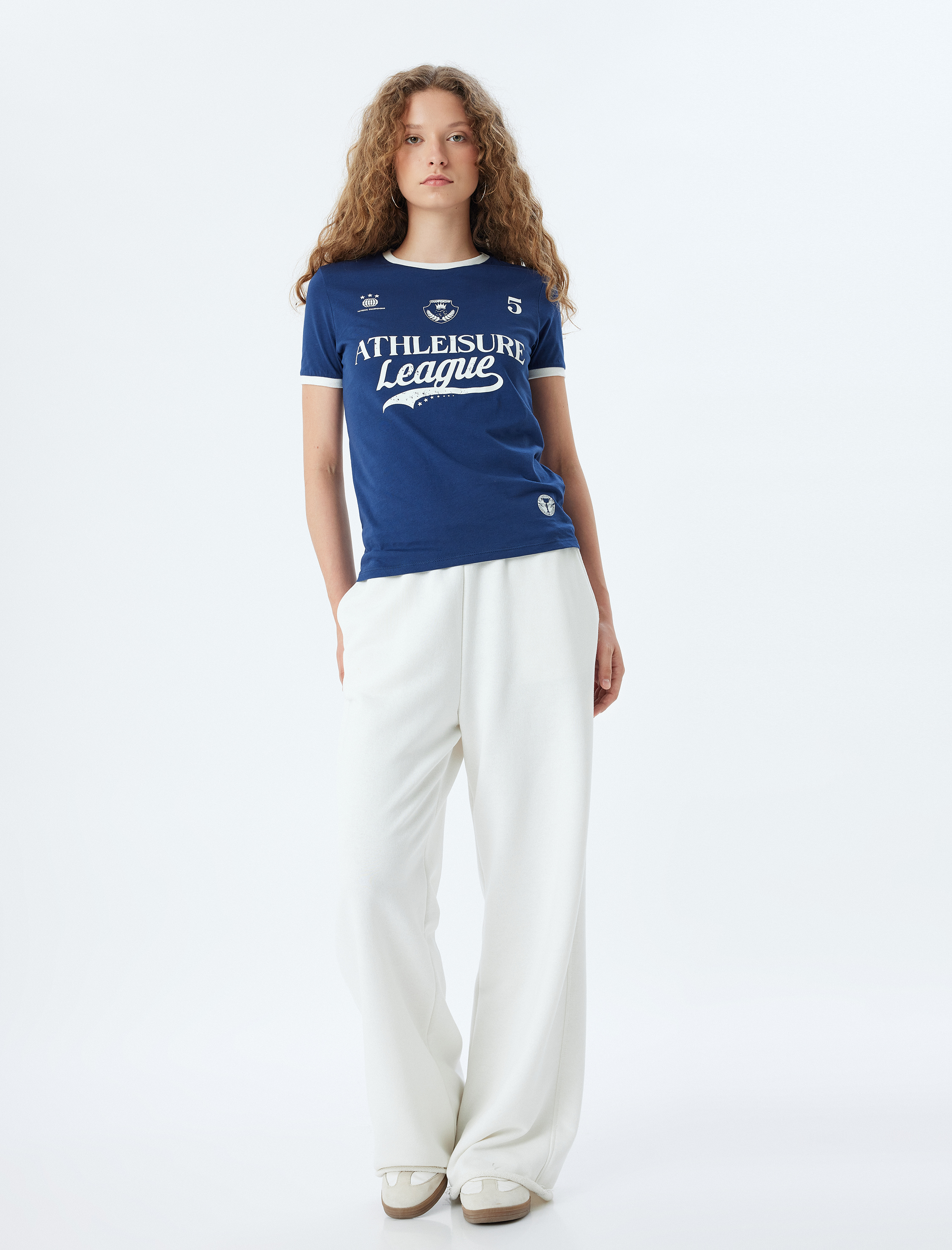   Kolej Baskılı Biyeli Kısa Kollu Bisiklet Yaka Tişört