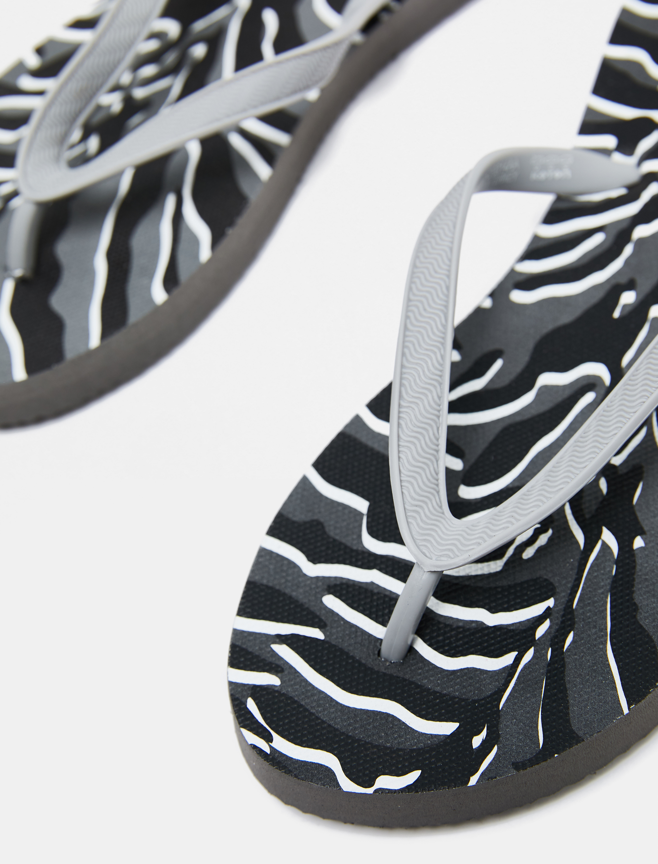 Kadın Parmak Arası Terlik