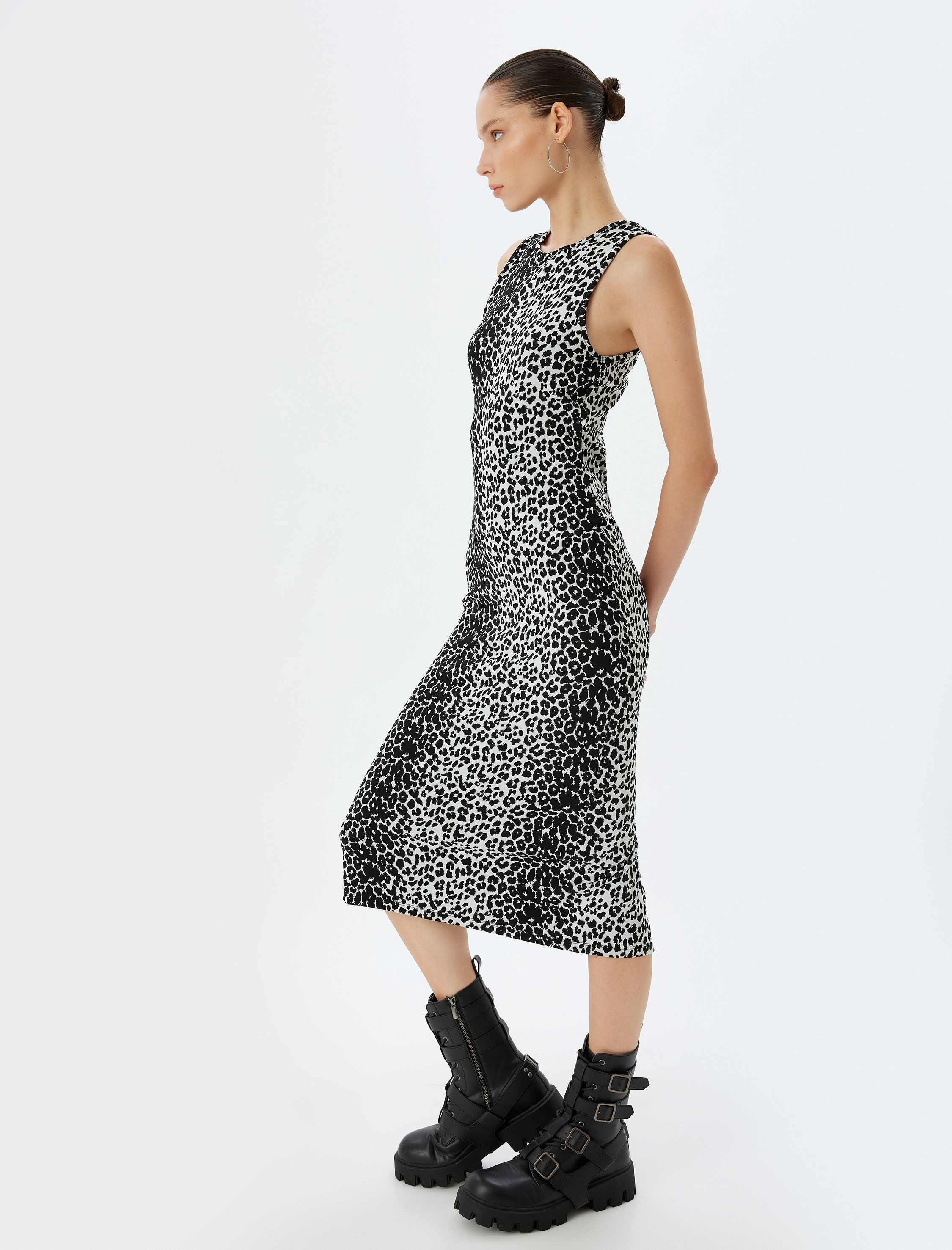   Halter Yaka Elbise Midi Leopar Desenli Kolsuz Slim Fit