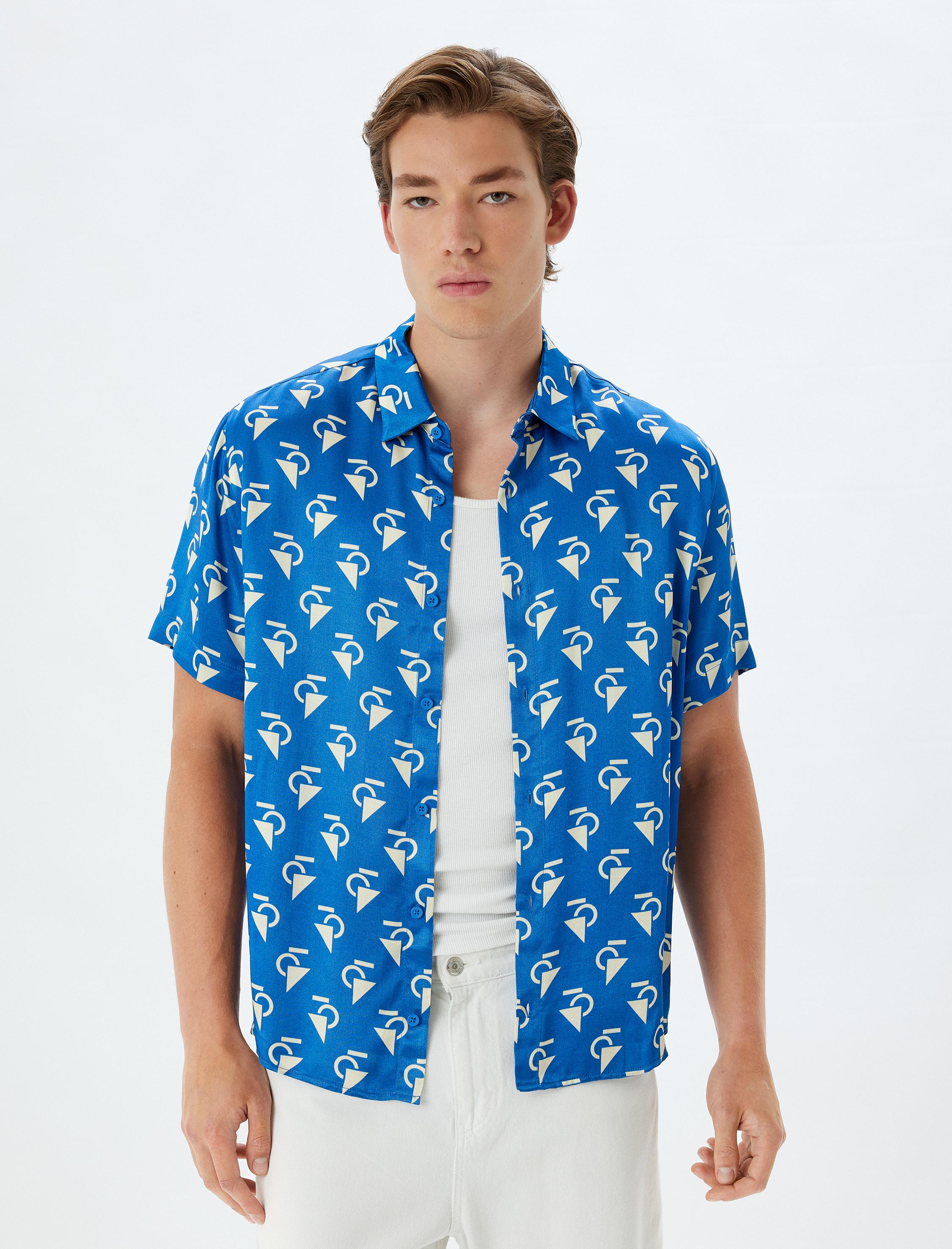 Kısa Kollu Gömlek Geometrik Baskılı Viskon Regular Fit