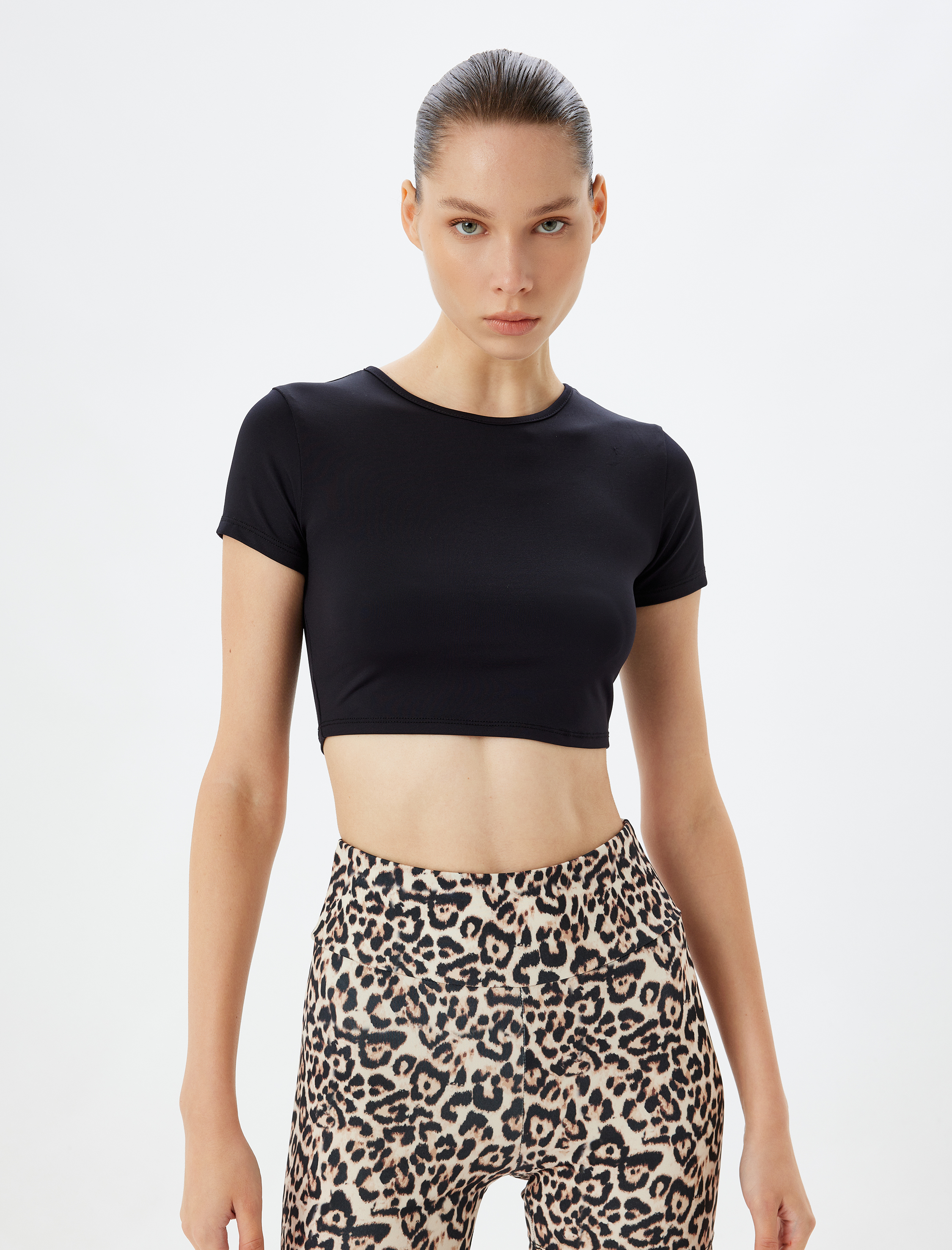   Bisiklet Yaka Kısa Kollu Slim Fit Crop Spor Tişört