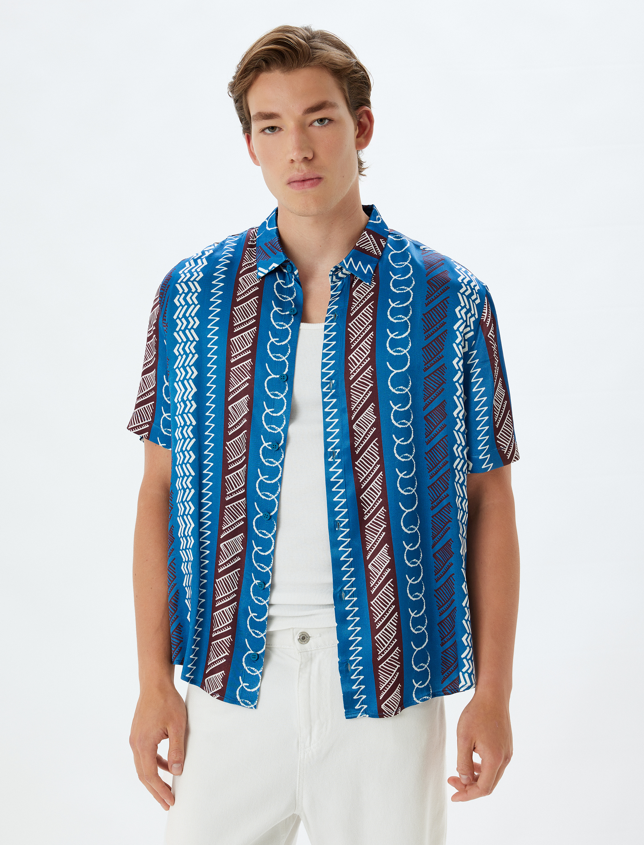   Kısa Kollu Gömlek Geometrik Baskılı Viskon Regular Fit
