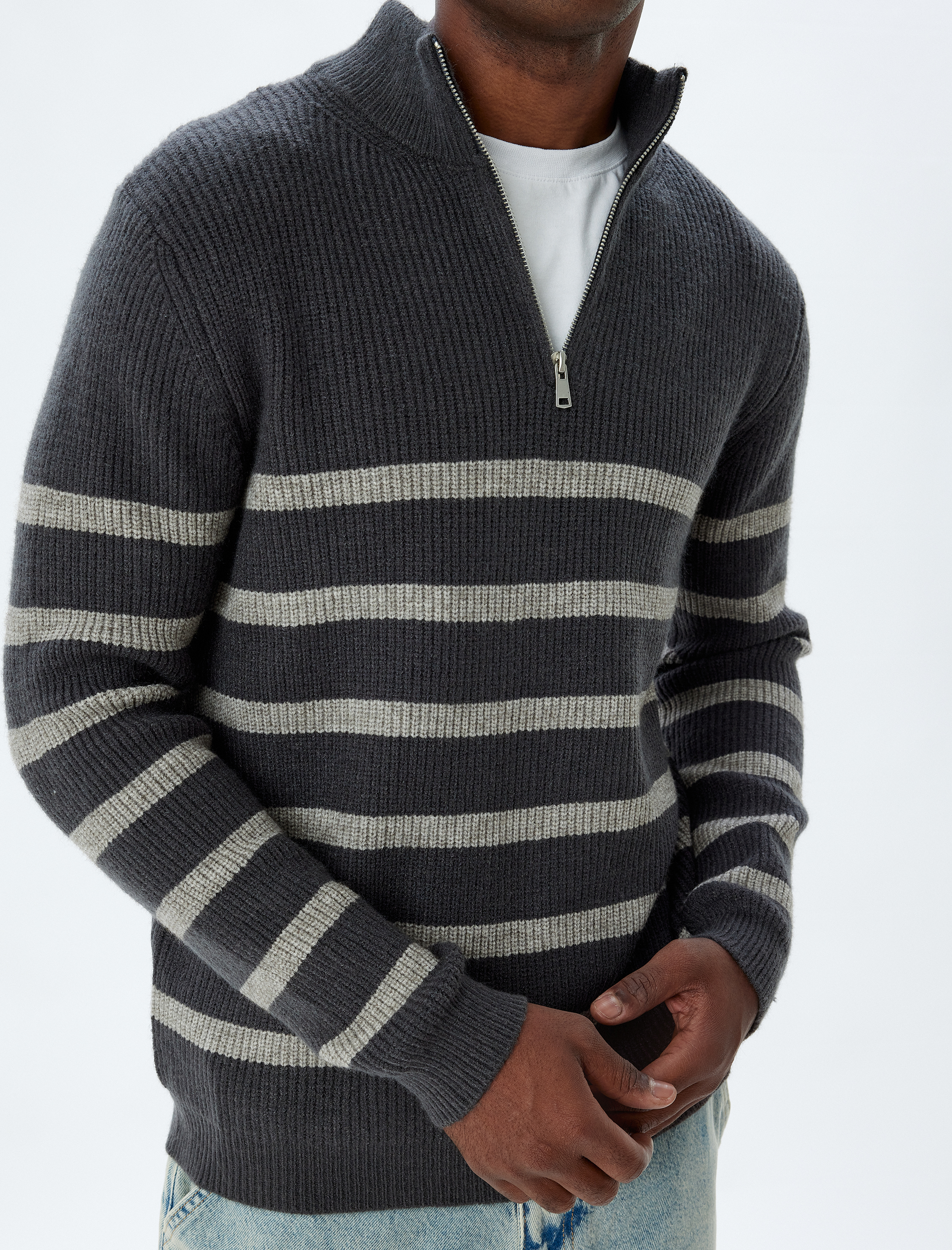   Kışlık Triko Kazak Dik Yaka Yarım Fermuarlı Uzun Kollu