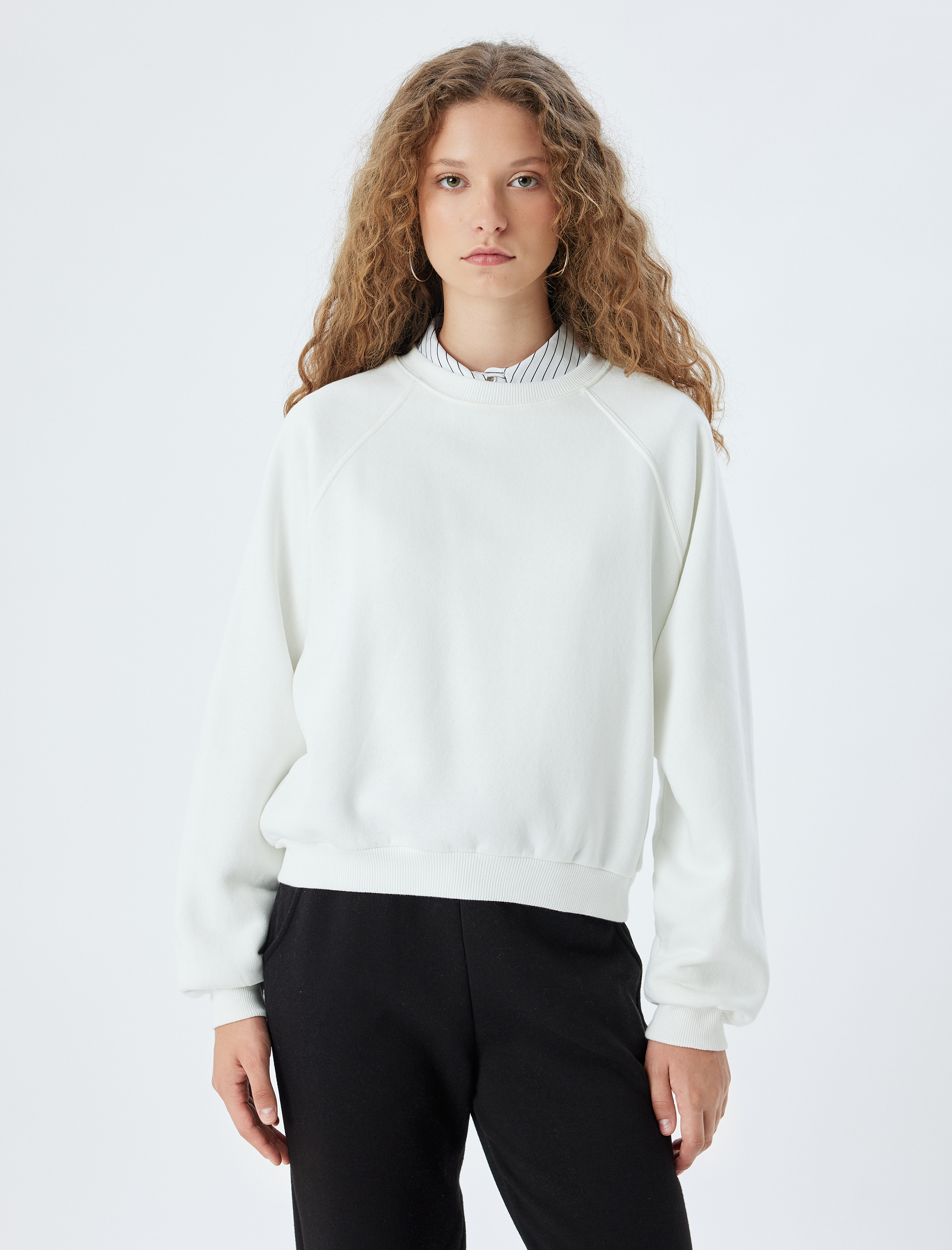   Basic Sweatshirt Bisiklet Yaka Dikiş Detaylı Şardonlu