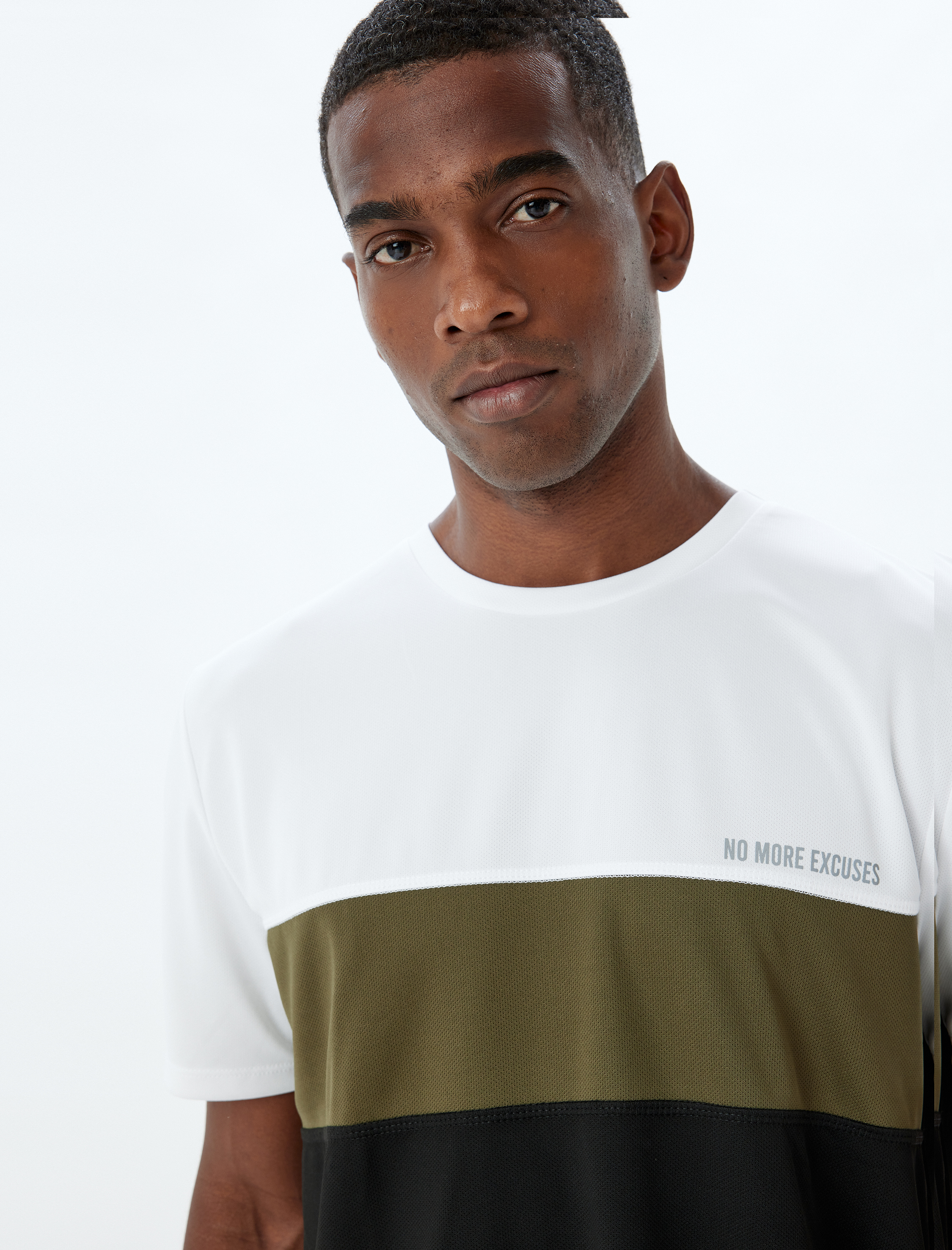   Slogan Baskılı Renk Bloklu Bisiklet Yaka Kısa Kollu Spor Tişört