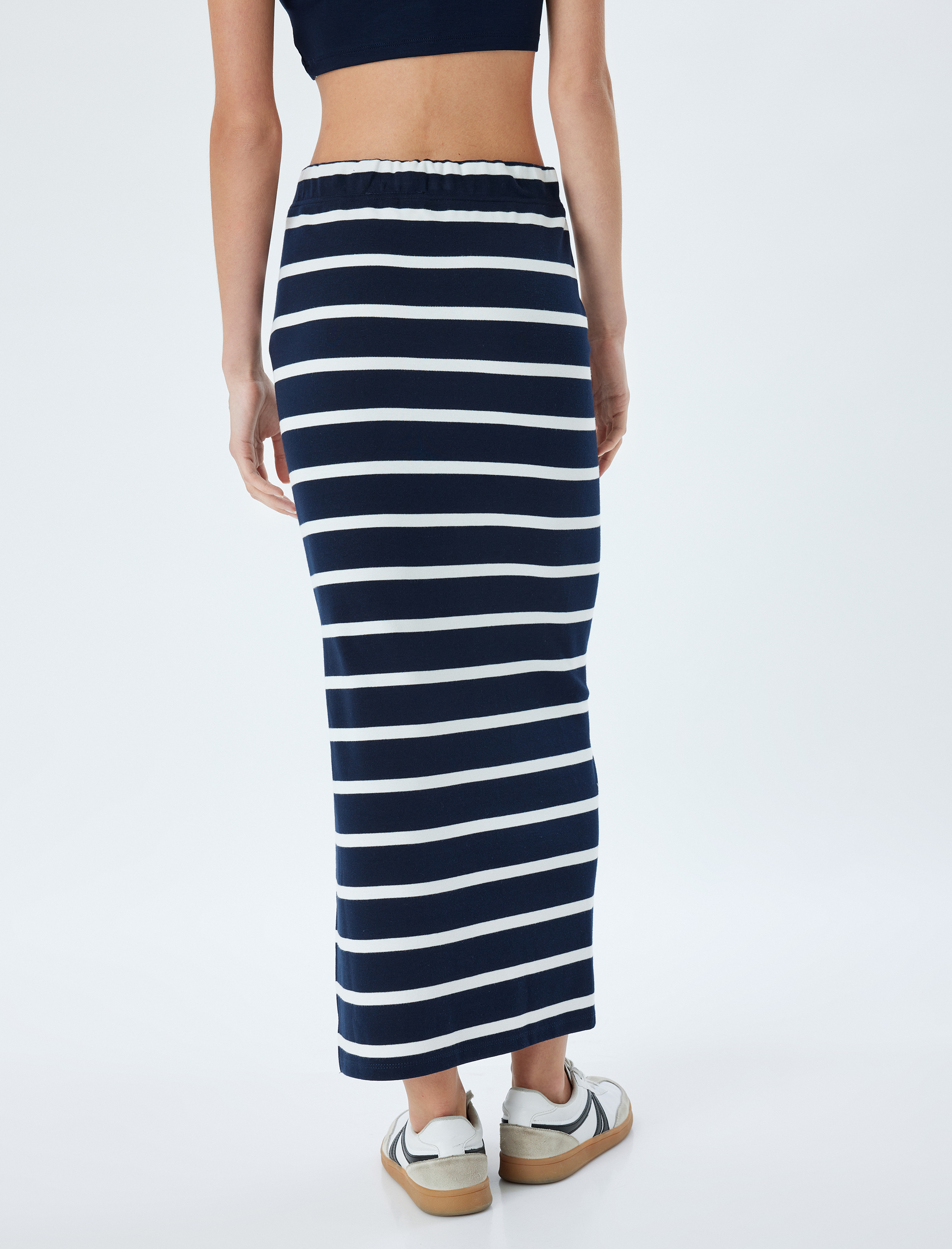   Yandan Yırtmaç Detaylı Standart Bel Uzun Kalem Etek