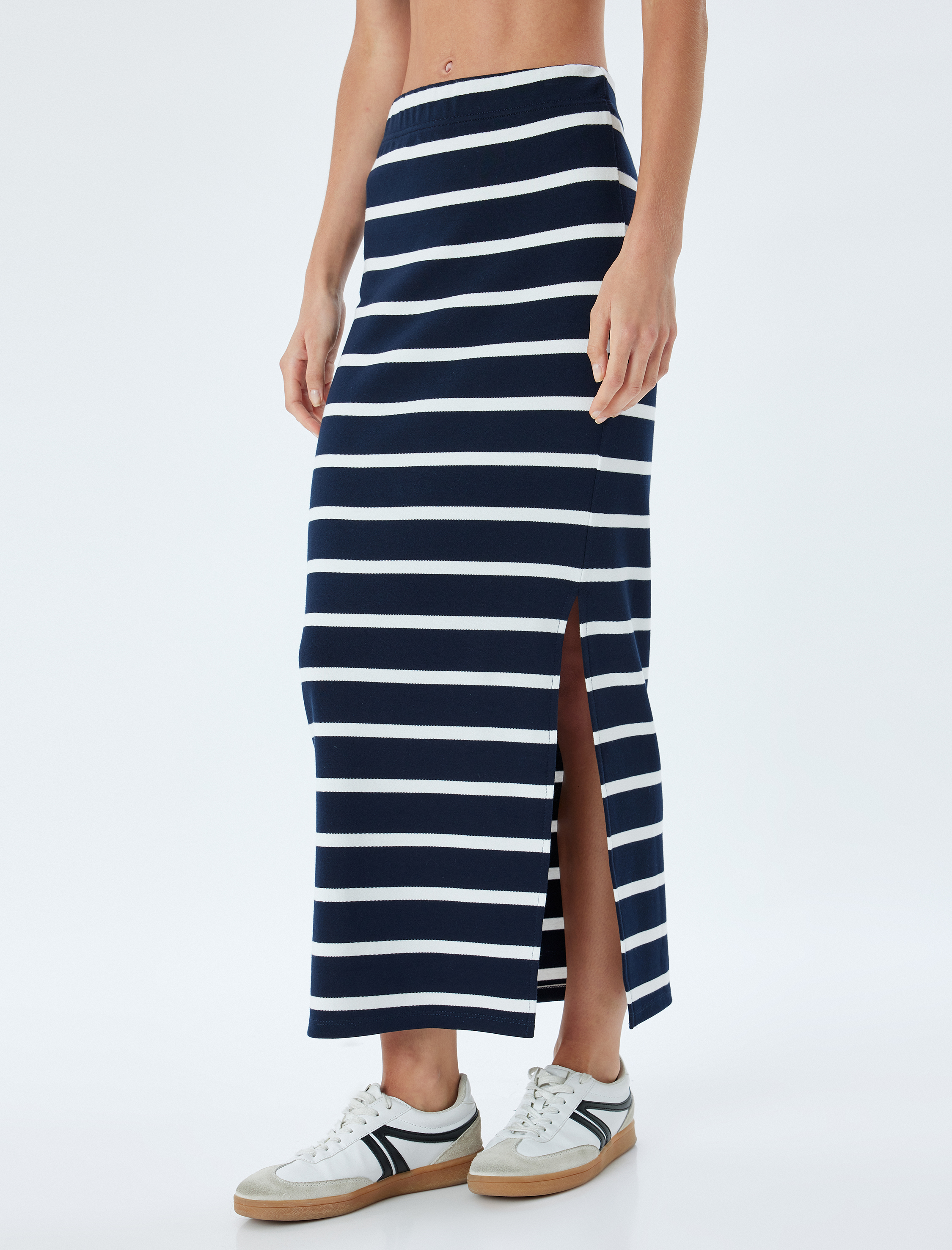   Yandan Yırtmaç Detaylı Standart Bel Uzun Kalem Etek